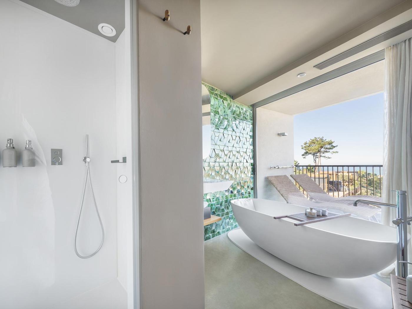 Superior Suite - Photo 2