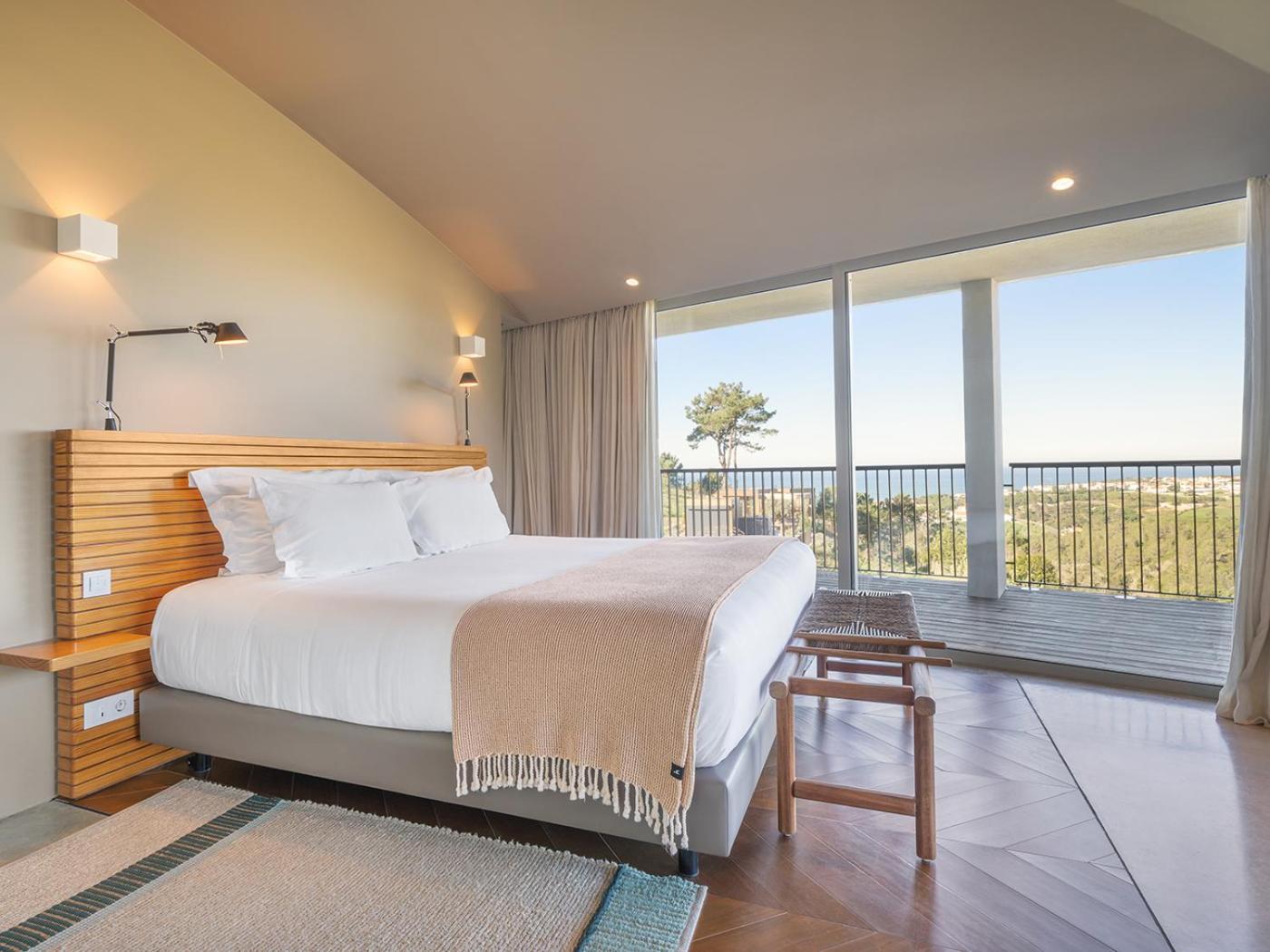 Superior Suite - Photo 5