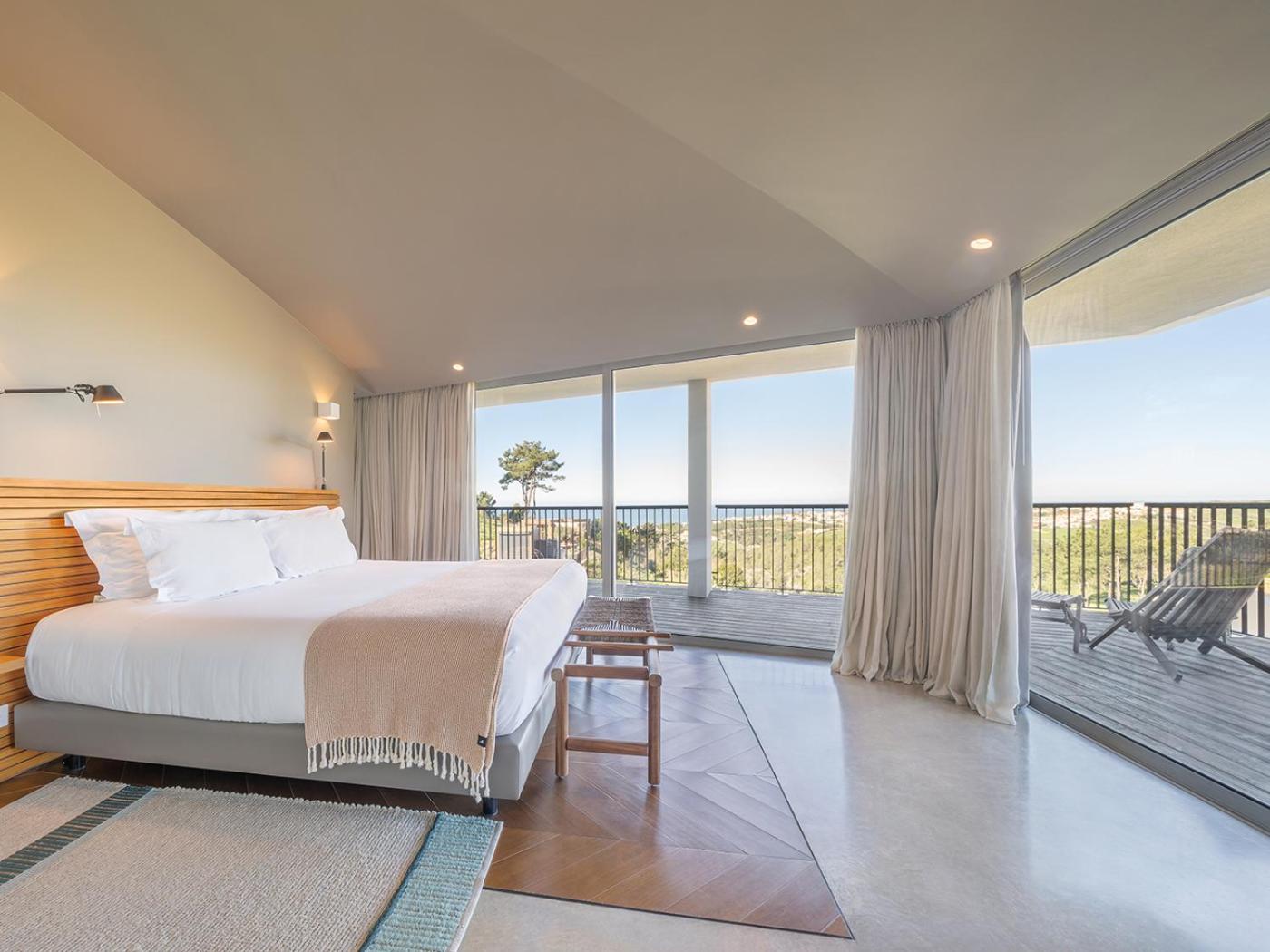 Superior Suite - Photo 6
