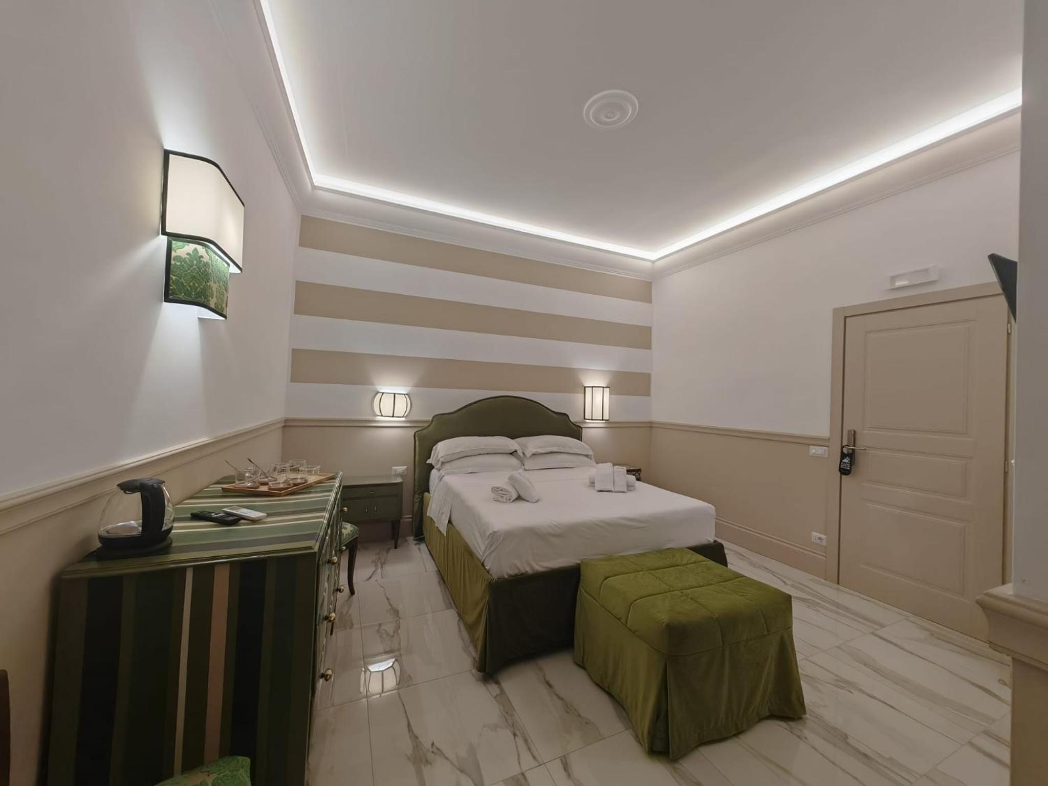 Deluxe Double Room photo 2