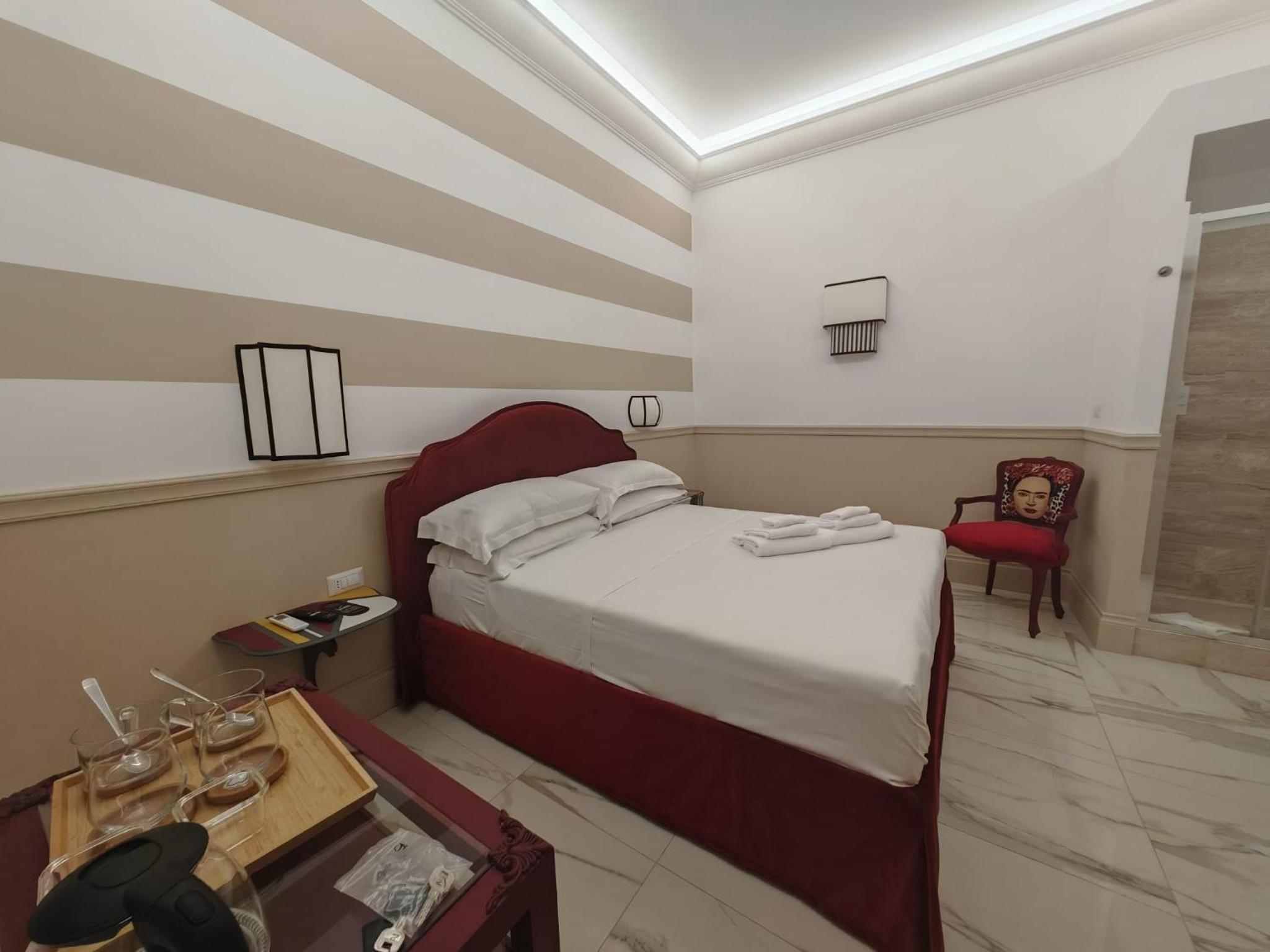 Deluxe King Room photo 2