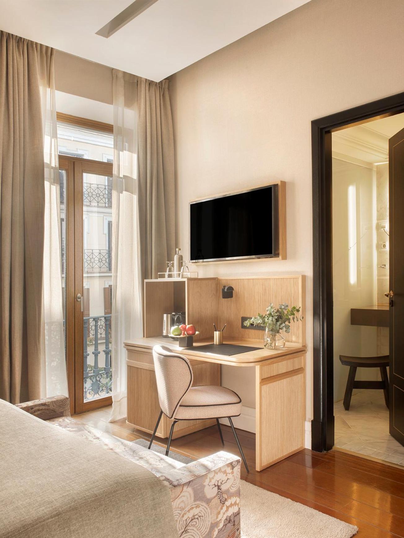 Deluxe Double or Twin Room - Photo 4
