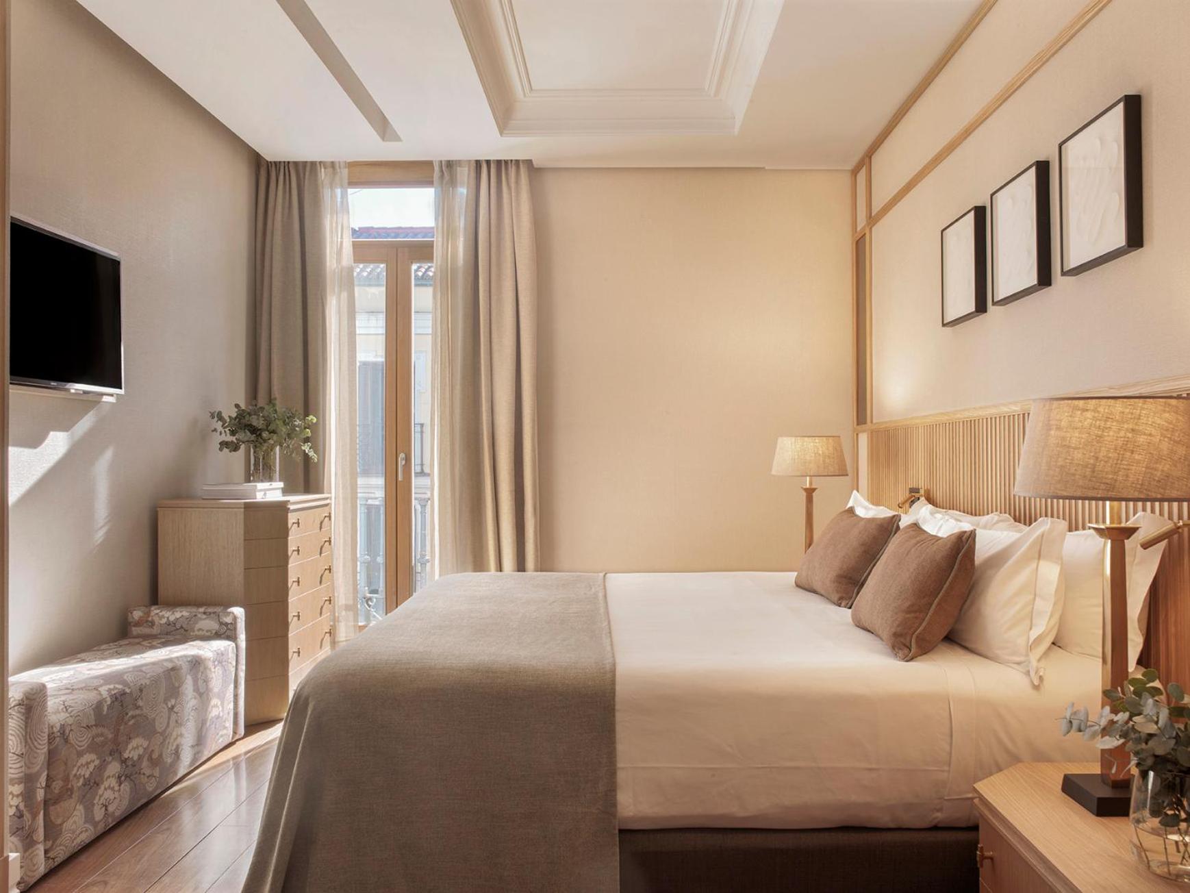 Luxury Suite - Photo 1