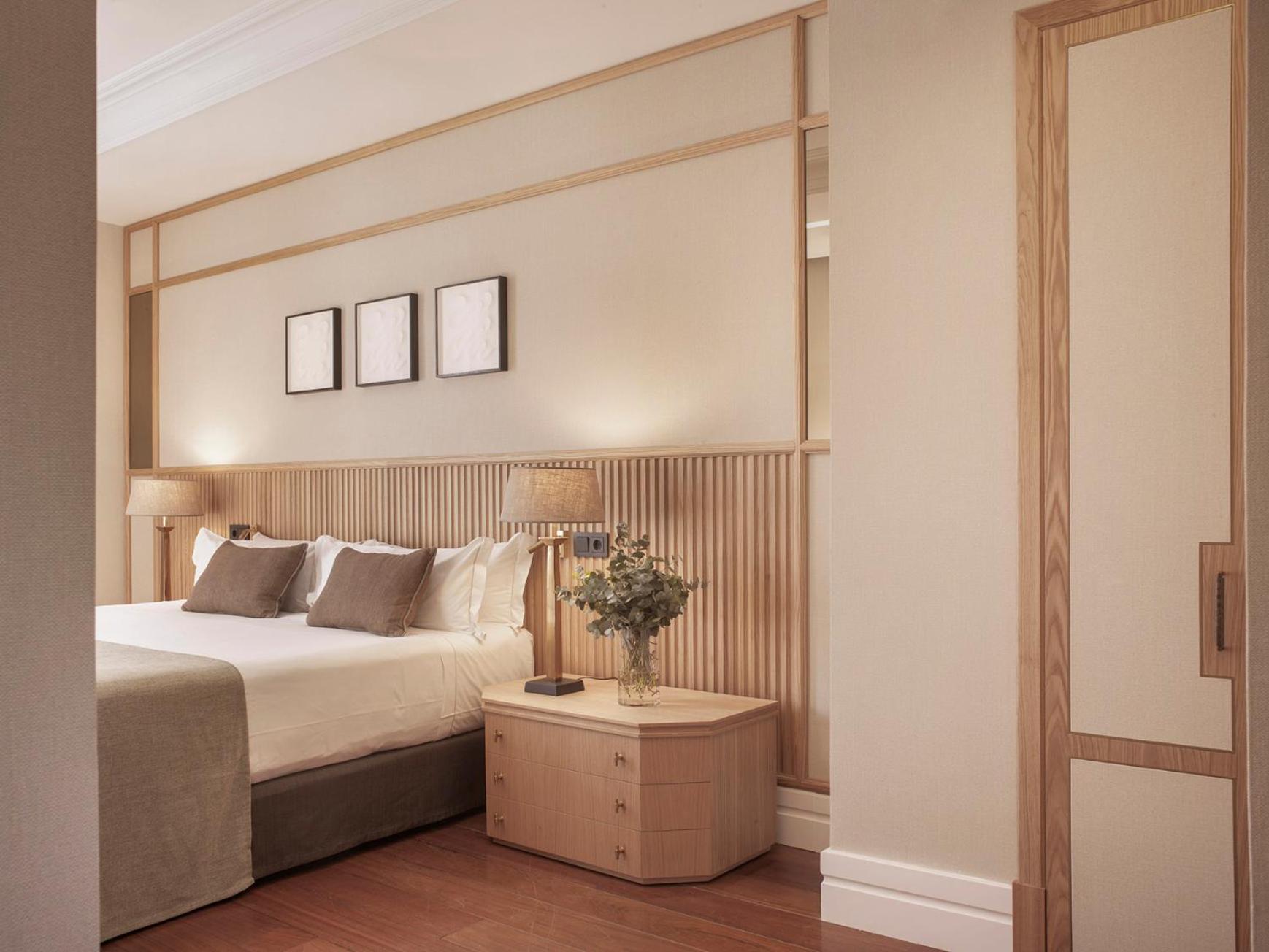 Luxury Suite - Photo 2