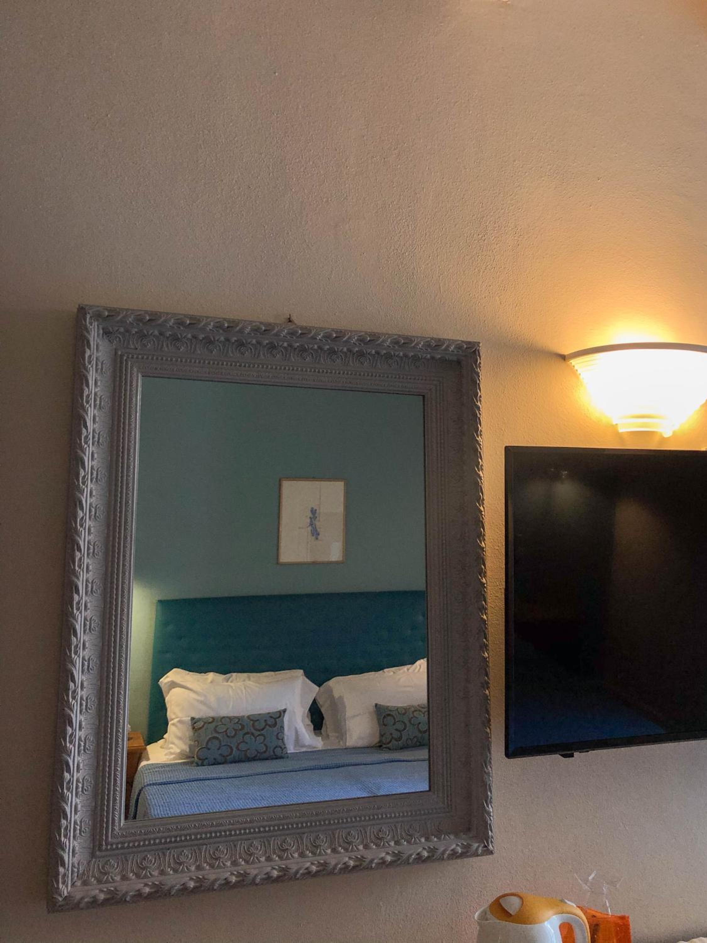 Double or Twin Room with Balcony - Photo 1