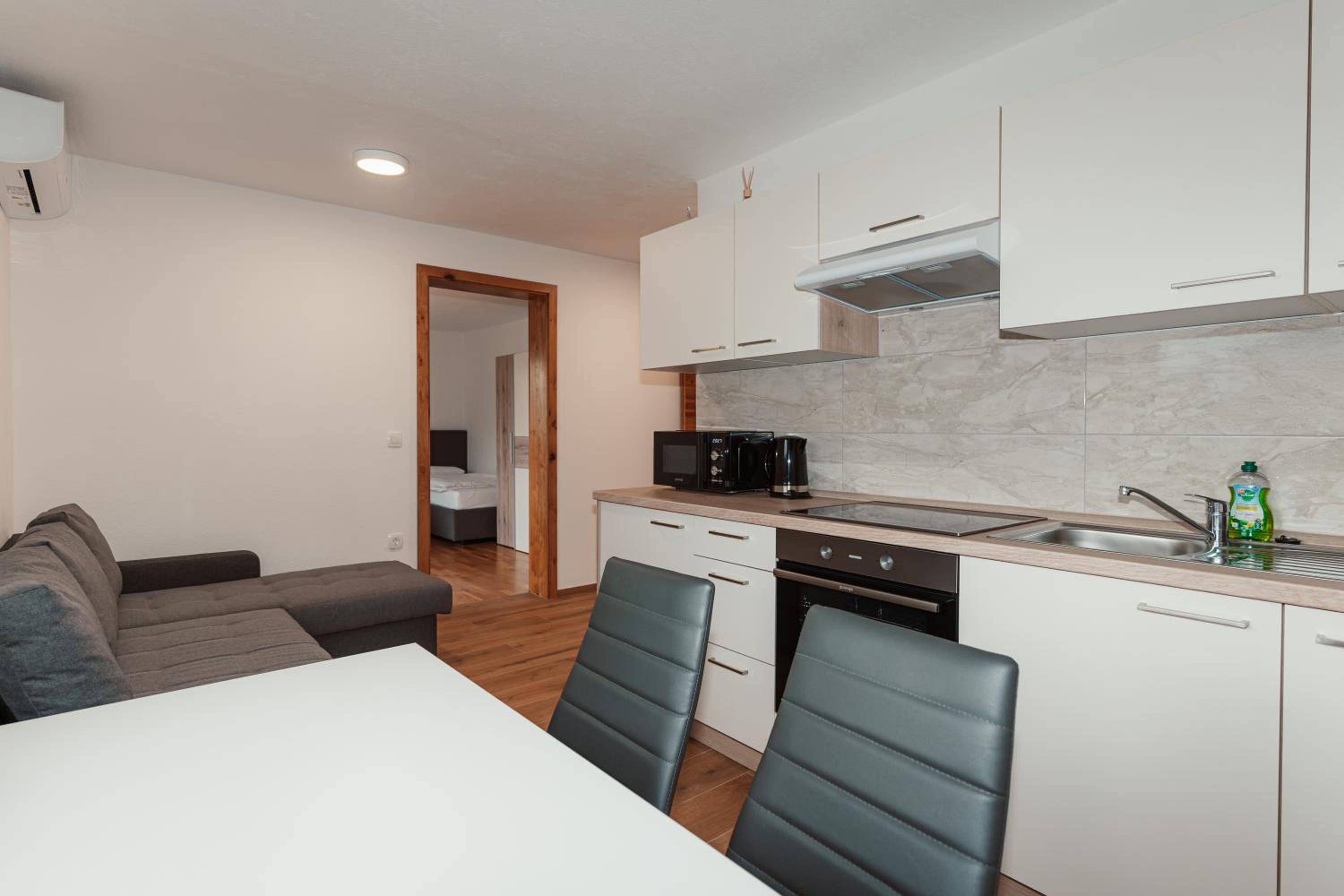 One-Bedroom Apartment photo 2