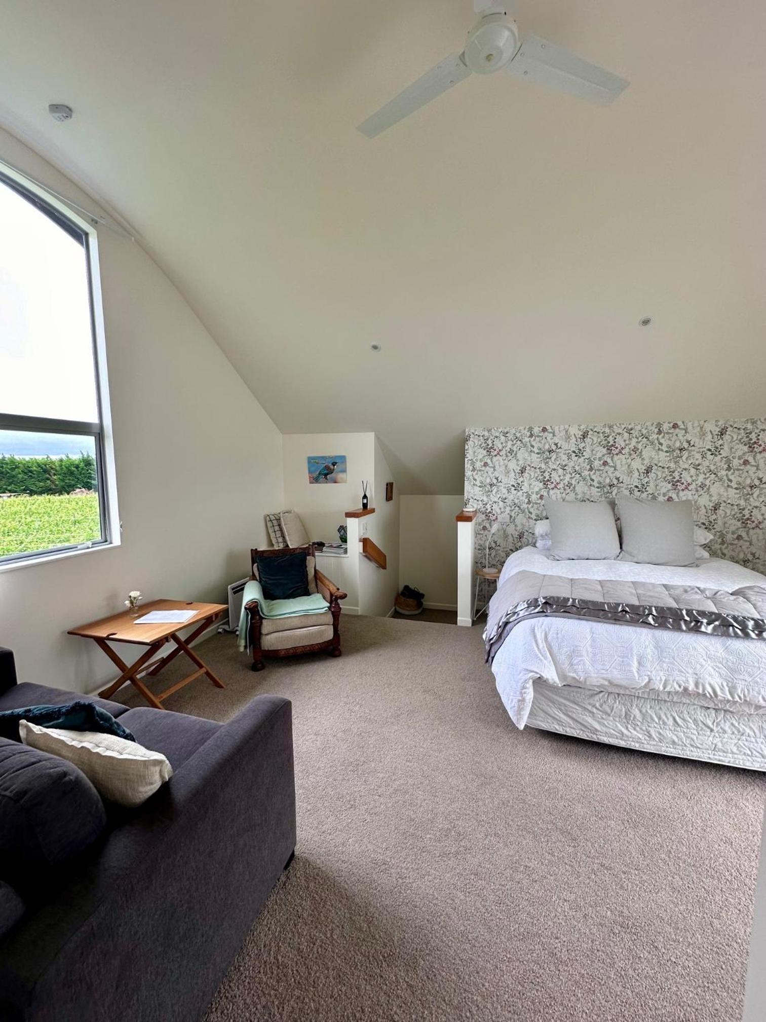 Deluxe Double Room (2 Adults + 1 Child) photo 1