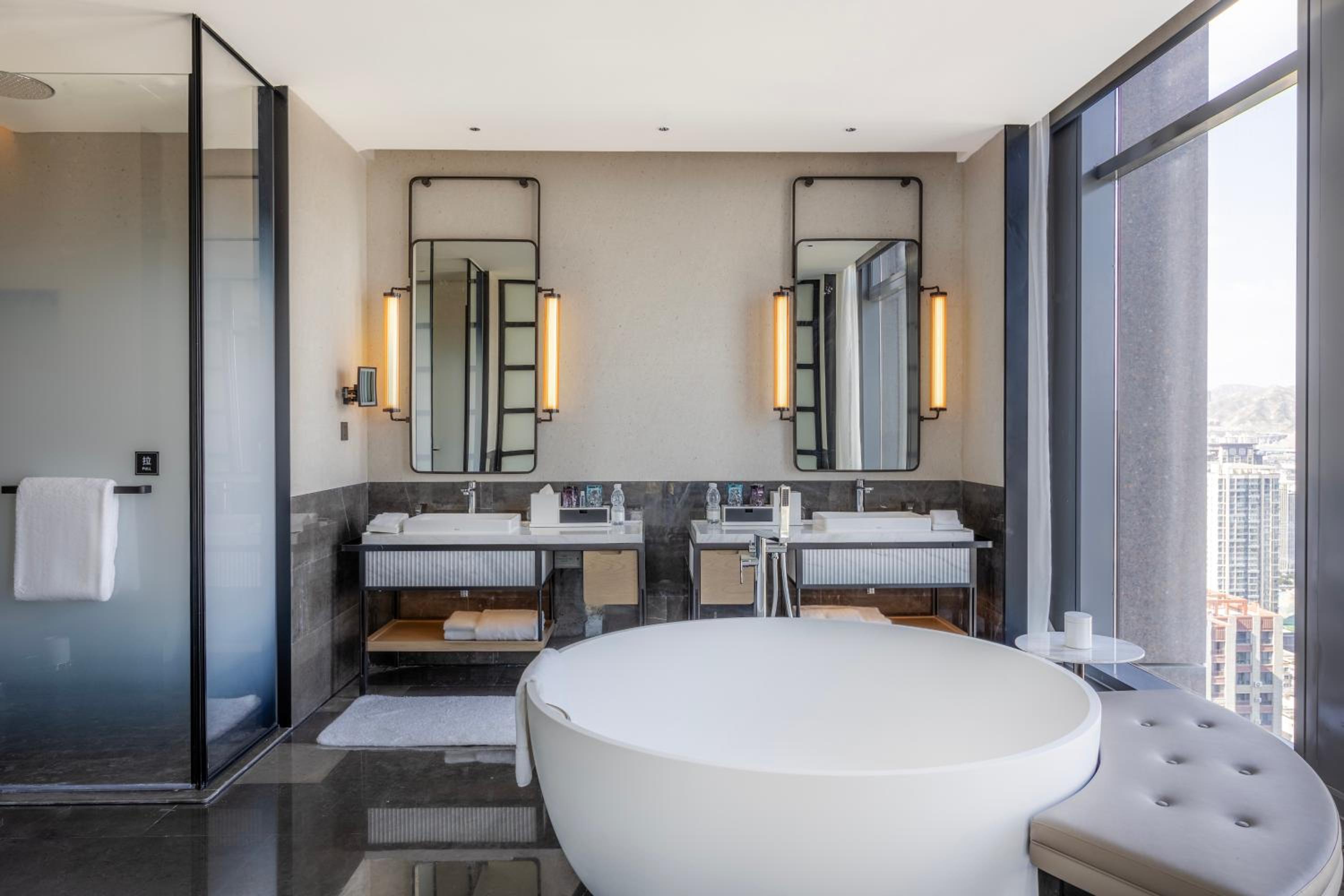 Executive Suite photo 2