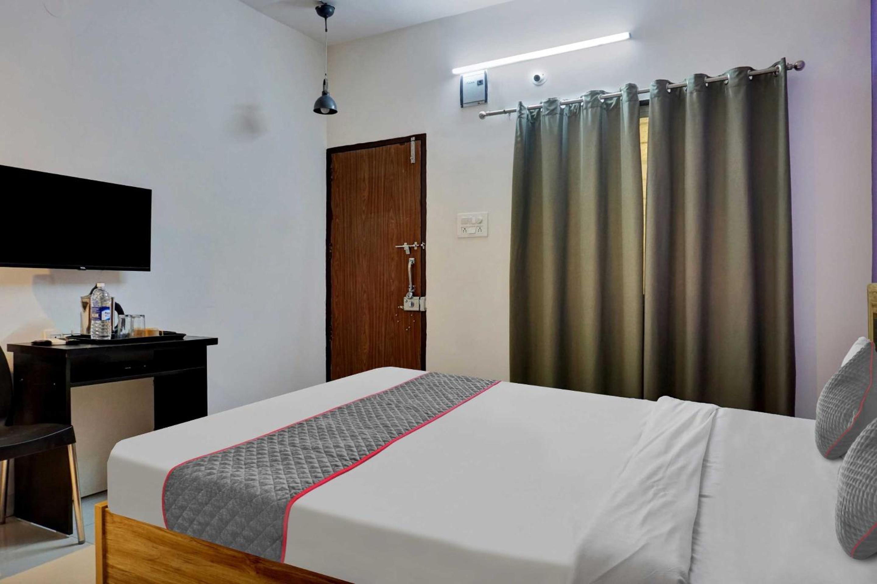 Classic Triple Room photo 1