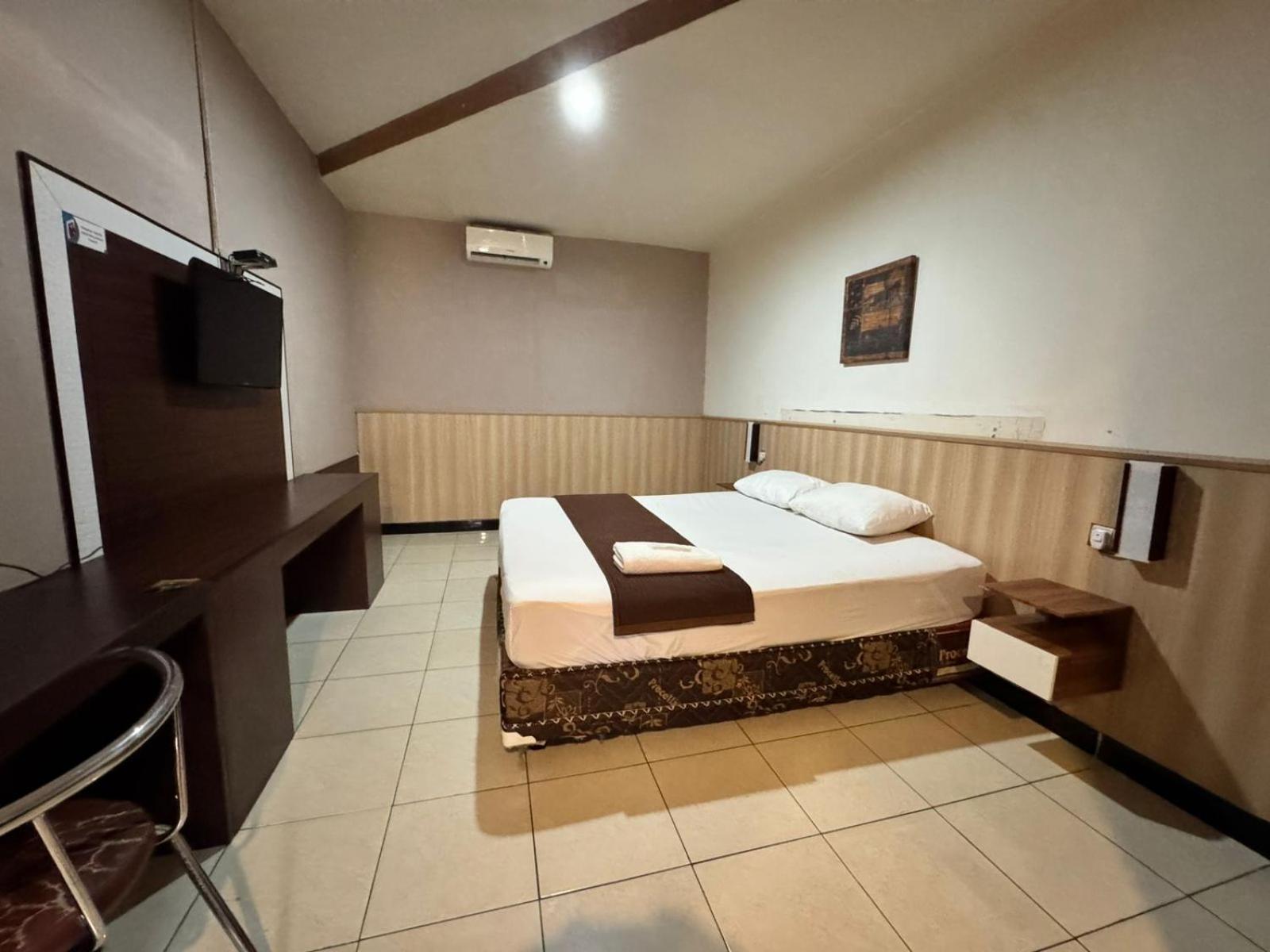 Double Room with Private Bathroom photo 2