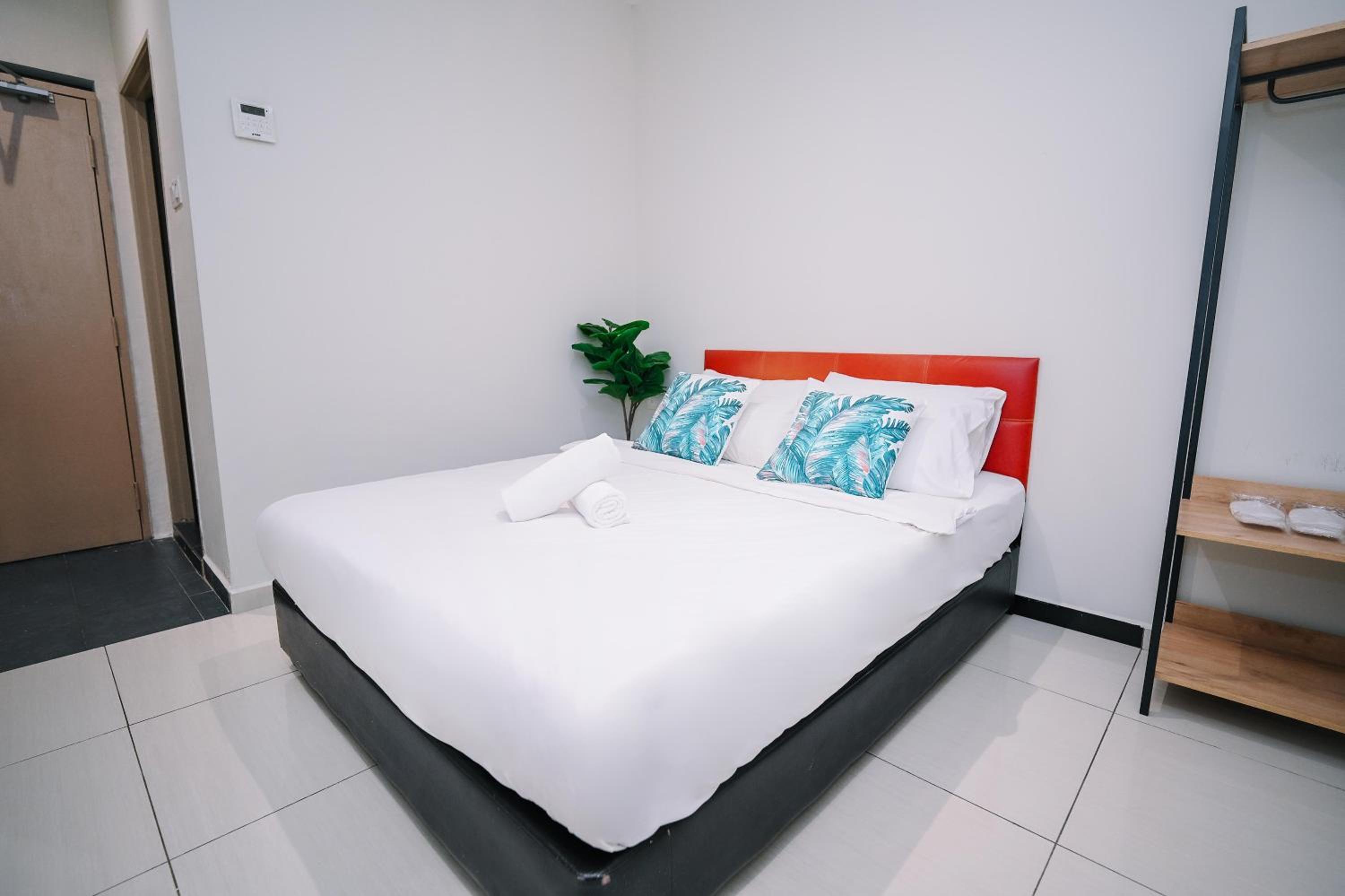 Standard Queen Room photo 3