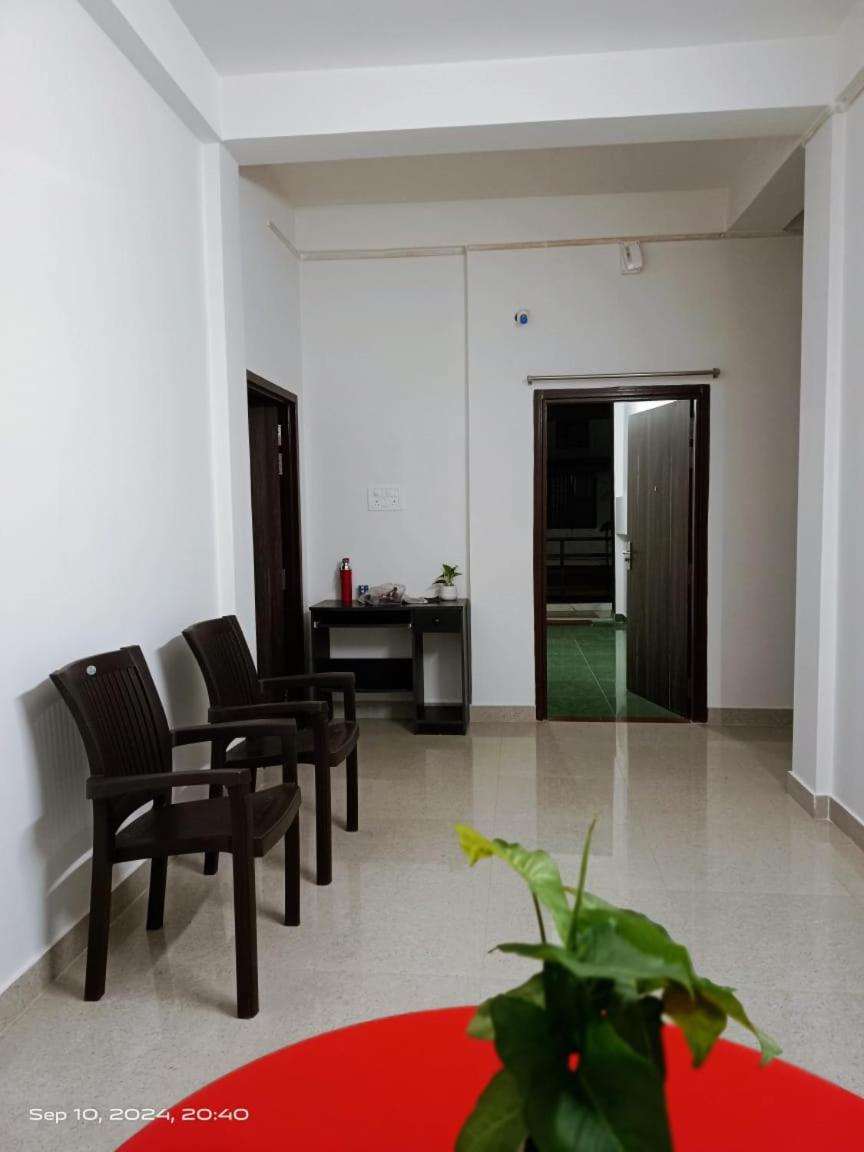 Deluxe Double Room (2 Adults + 1 Child) photo 2