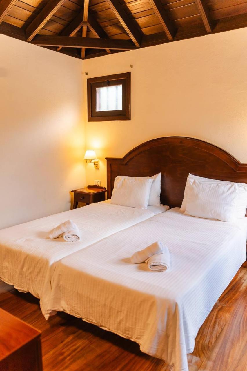 Quadruple Room with Mountain View photo 3