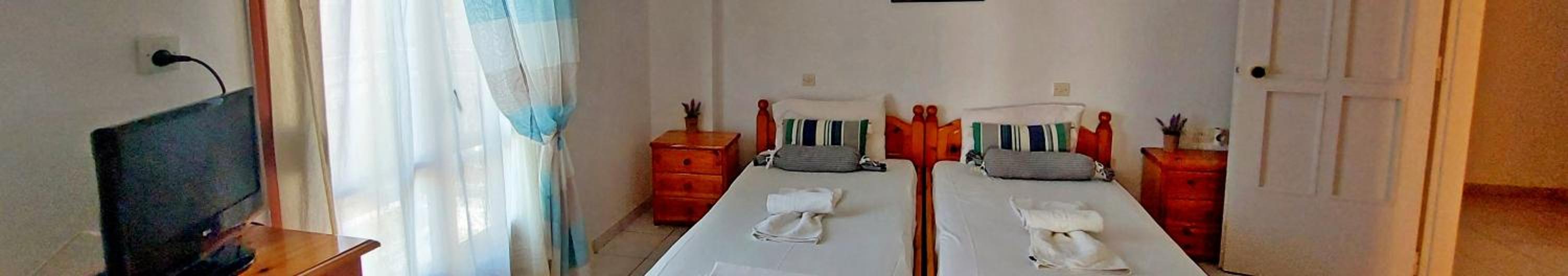 Deluxe Double Room with Side Sea View photo 2