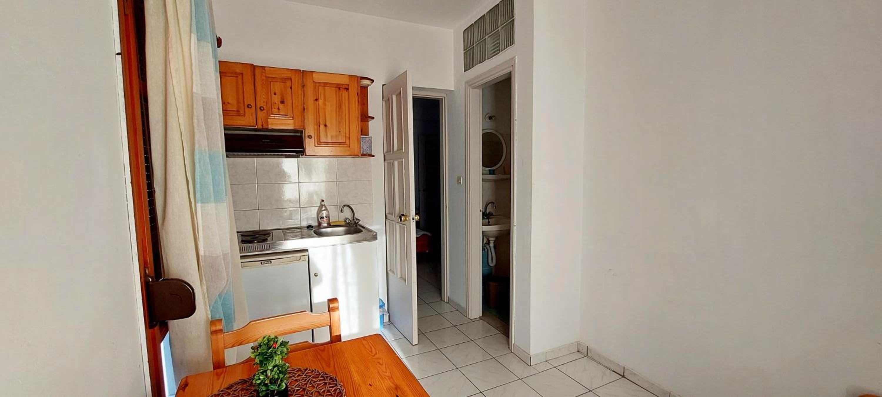 Deluxe Double Room with Side Sea View photo 3