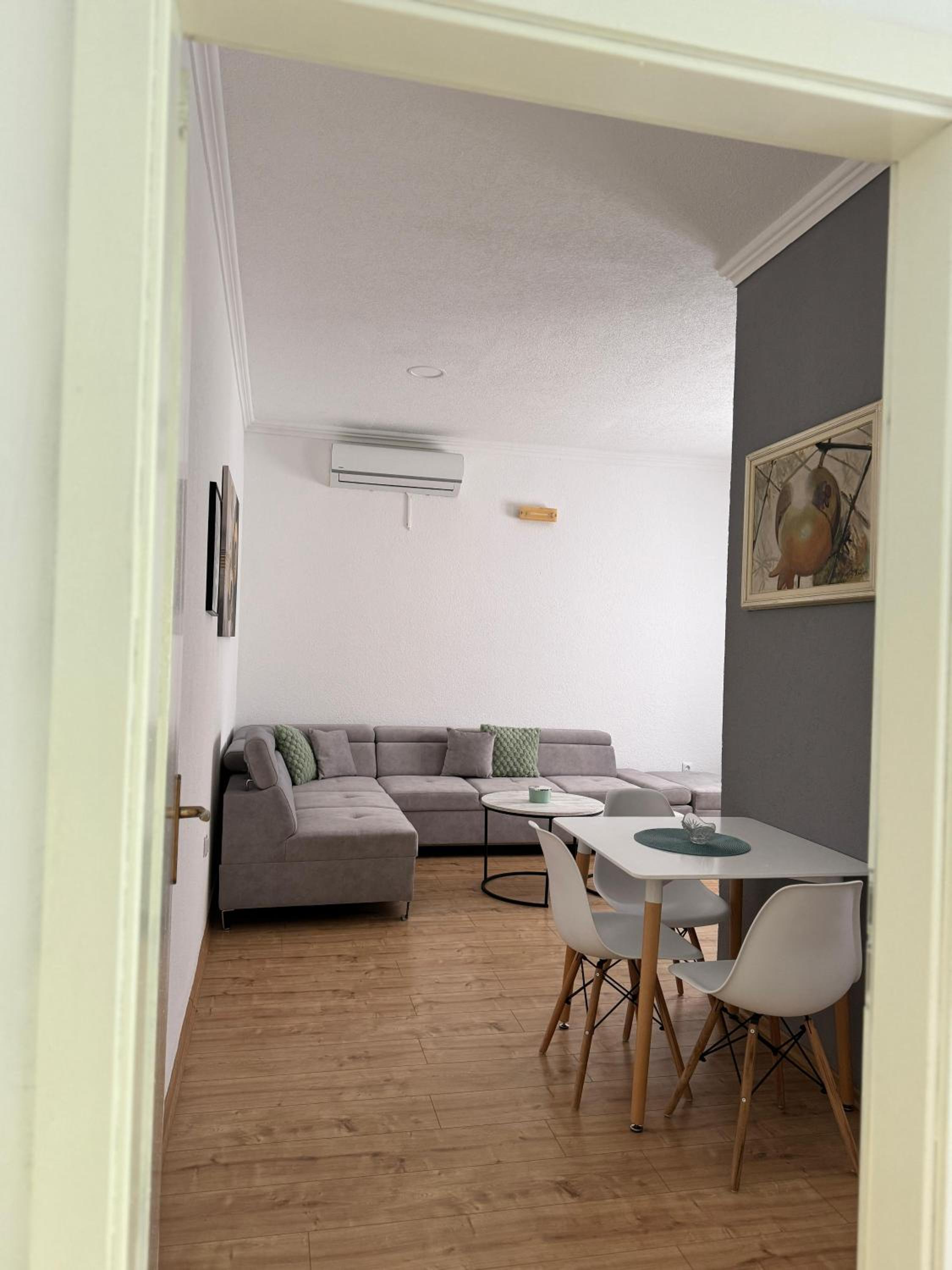 Apartment photo 3