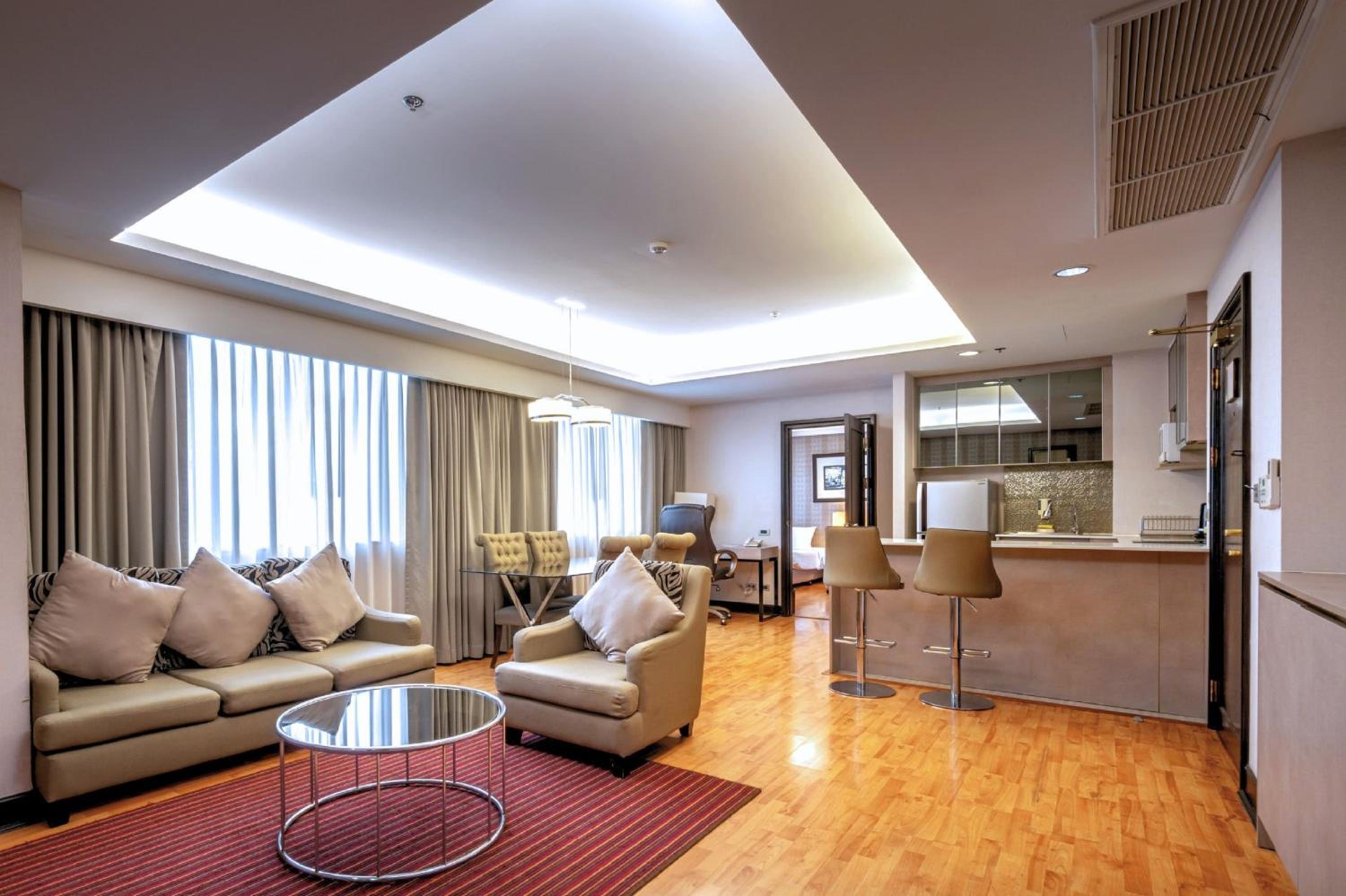 Grand King Suite photo 2