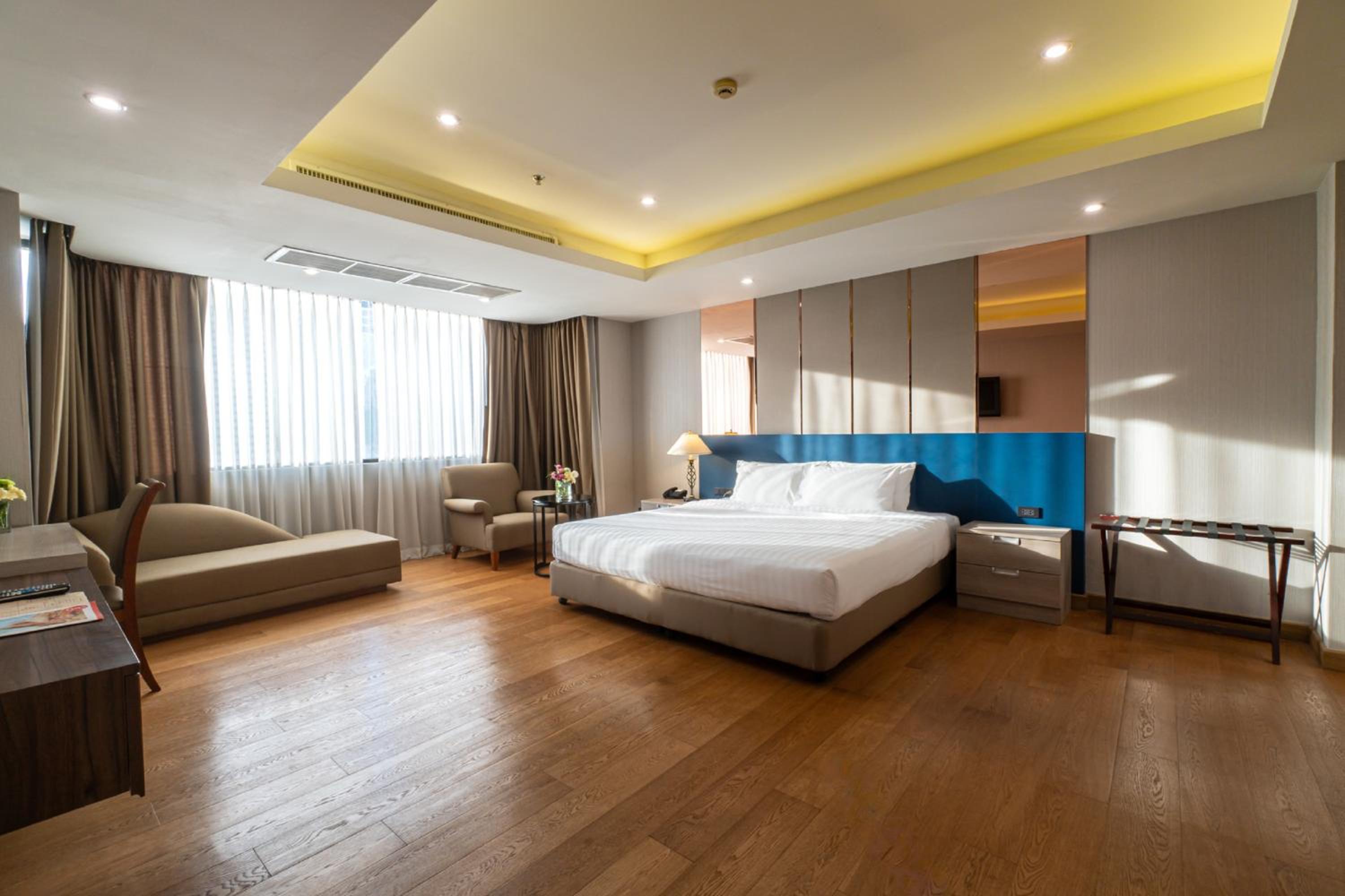 Grand Suite with Extra Bed photo 3