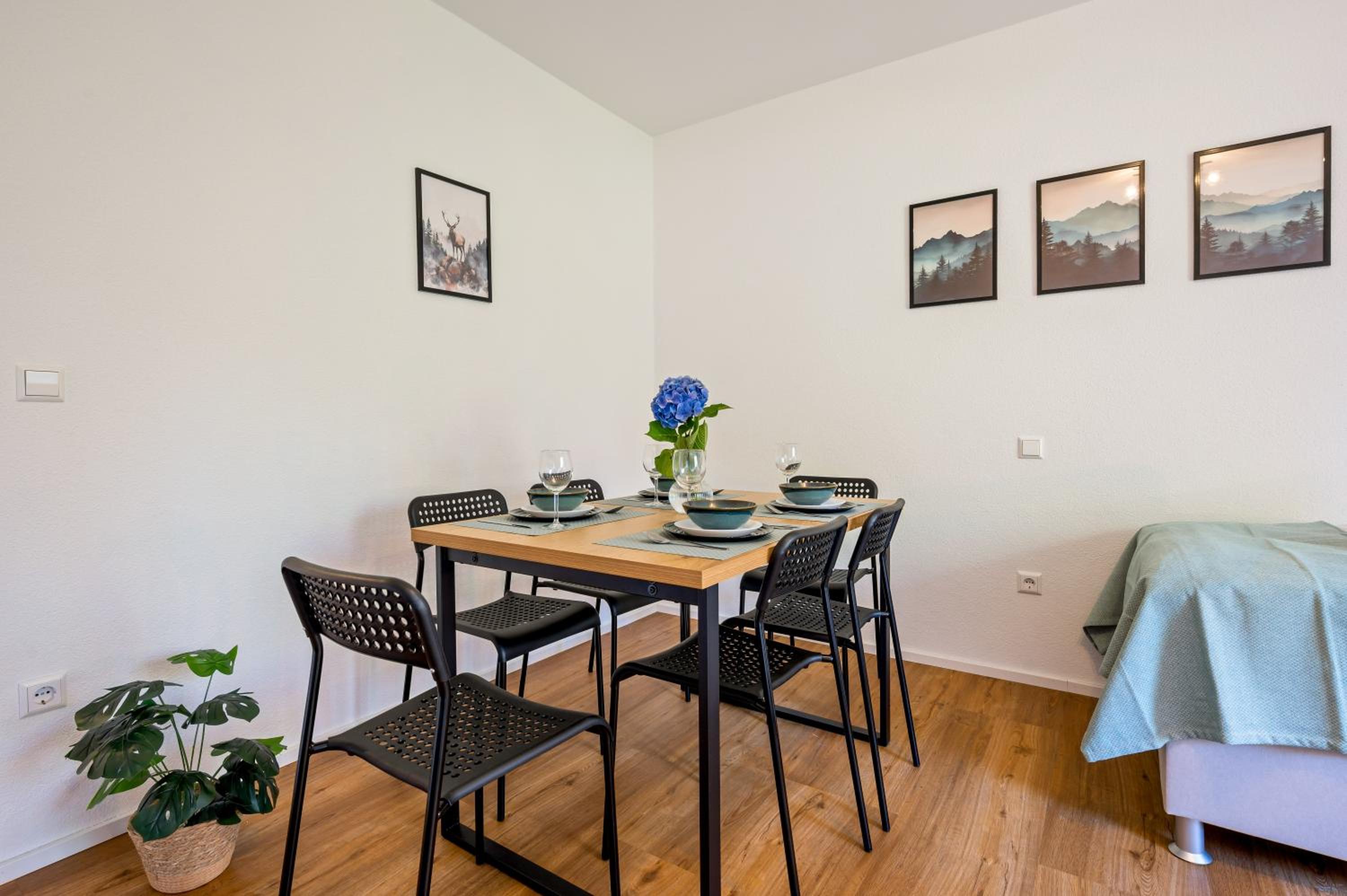 Three-Bedroom Apartment photo 2