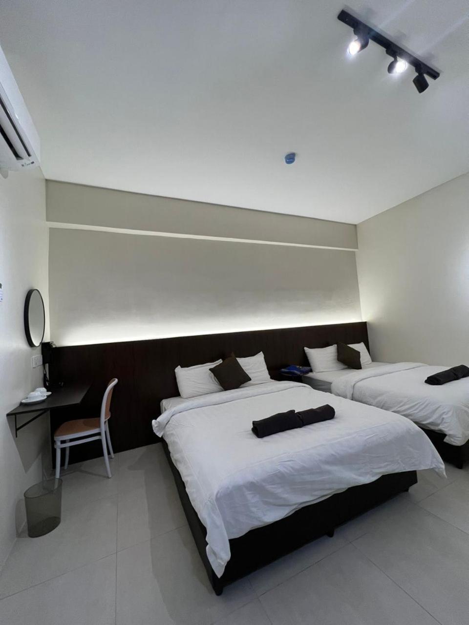 Deluxe Family Room photo 2