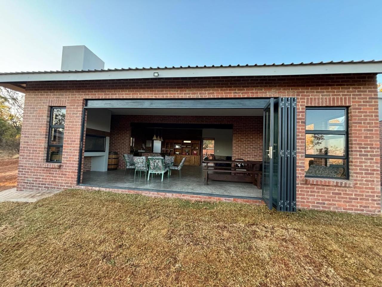 Four-Bedroom House photo 2