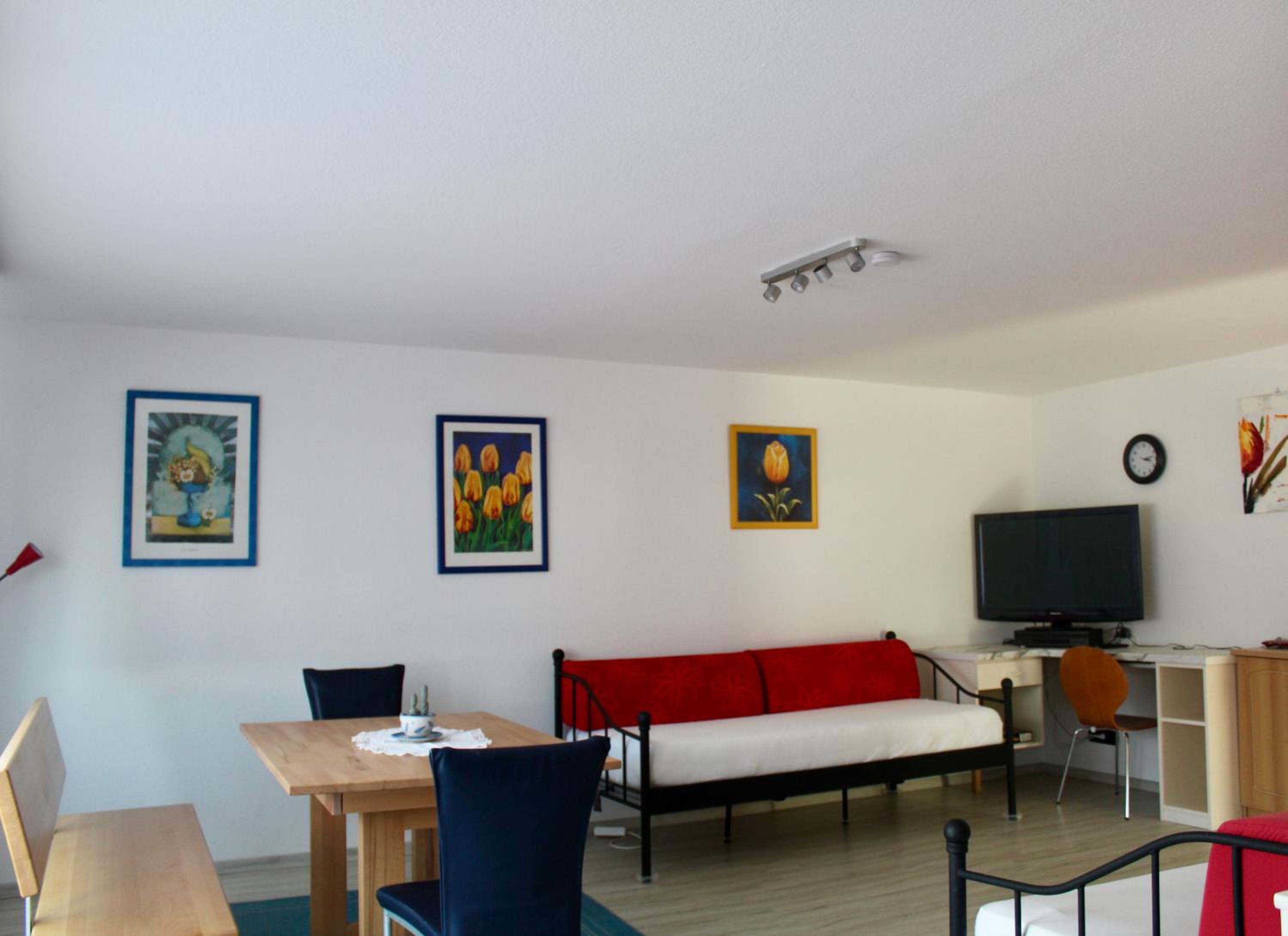 One-Bedroom Apartment photo 1