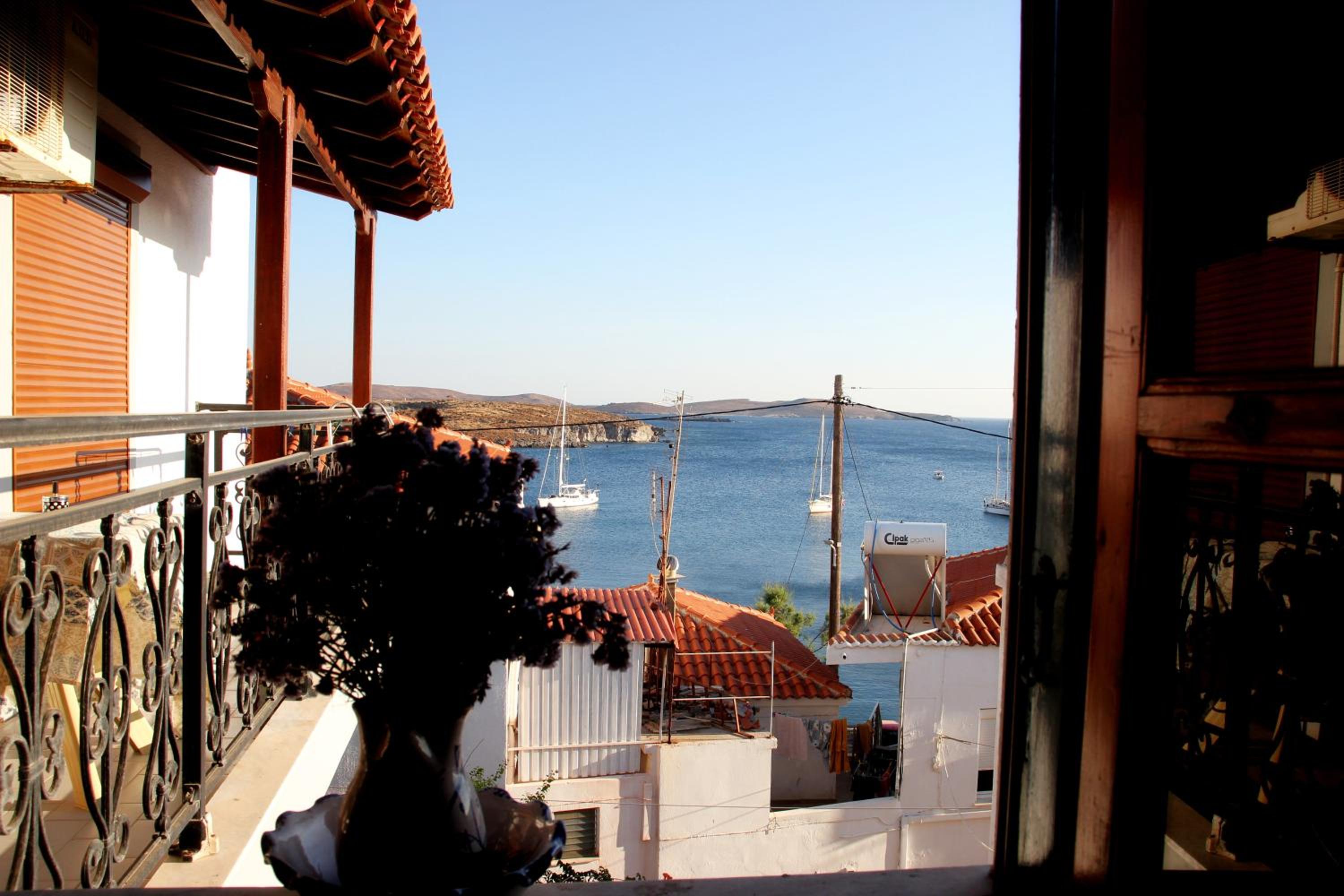 Deluxe Double Room with Sea View photo 3