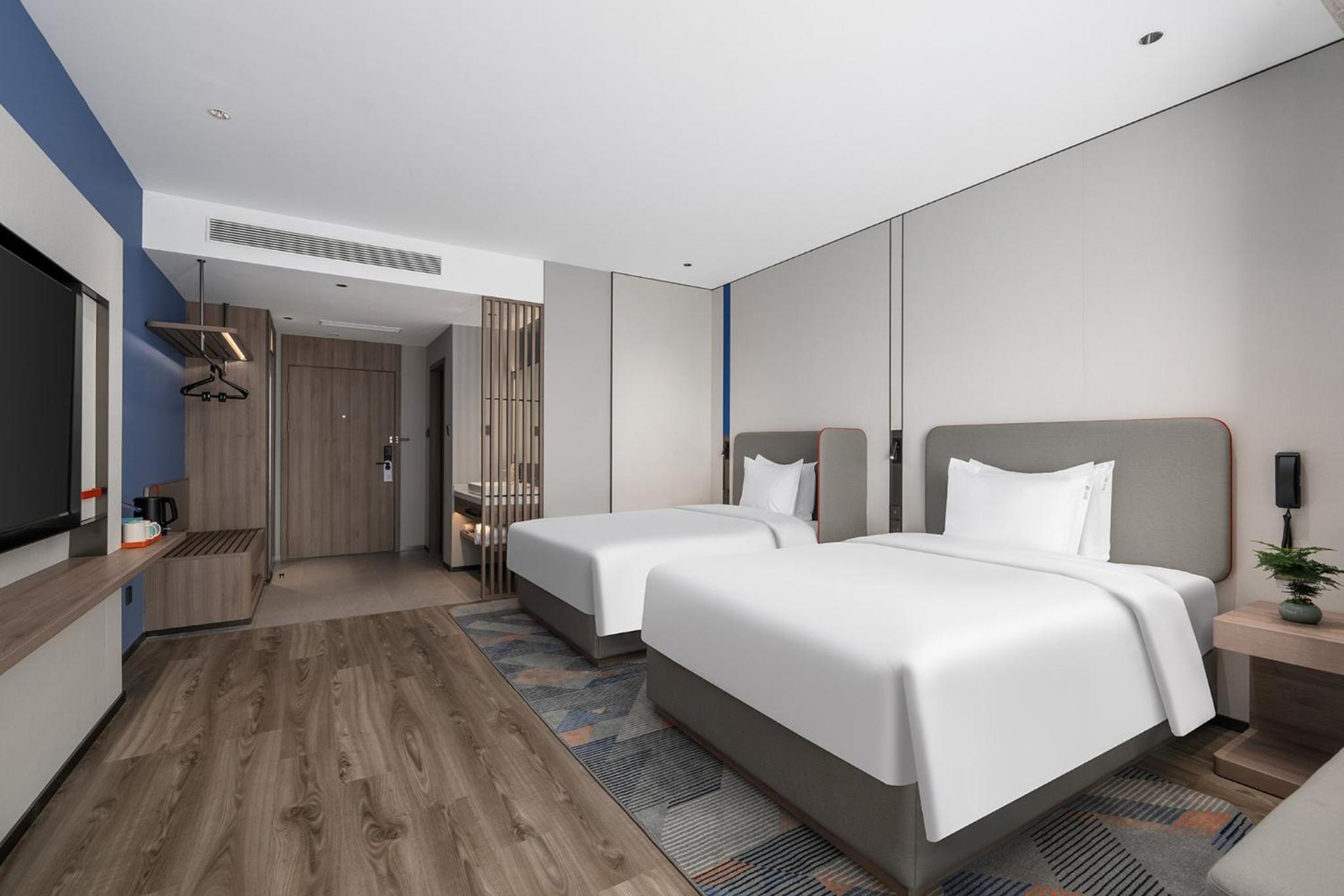 Standard Double Room with Two Double Beds - High Floor