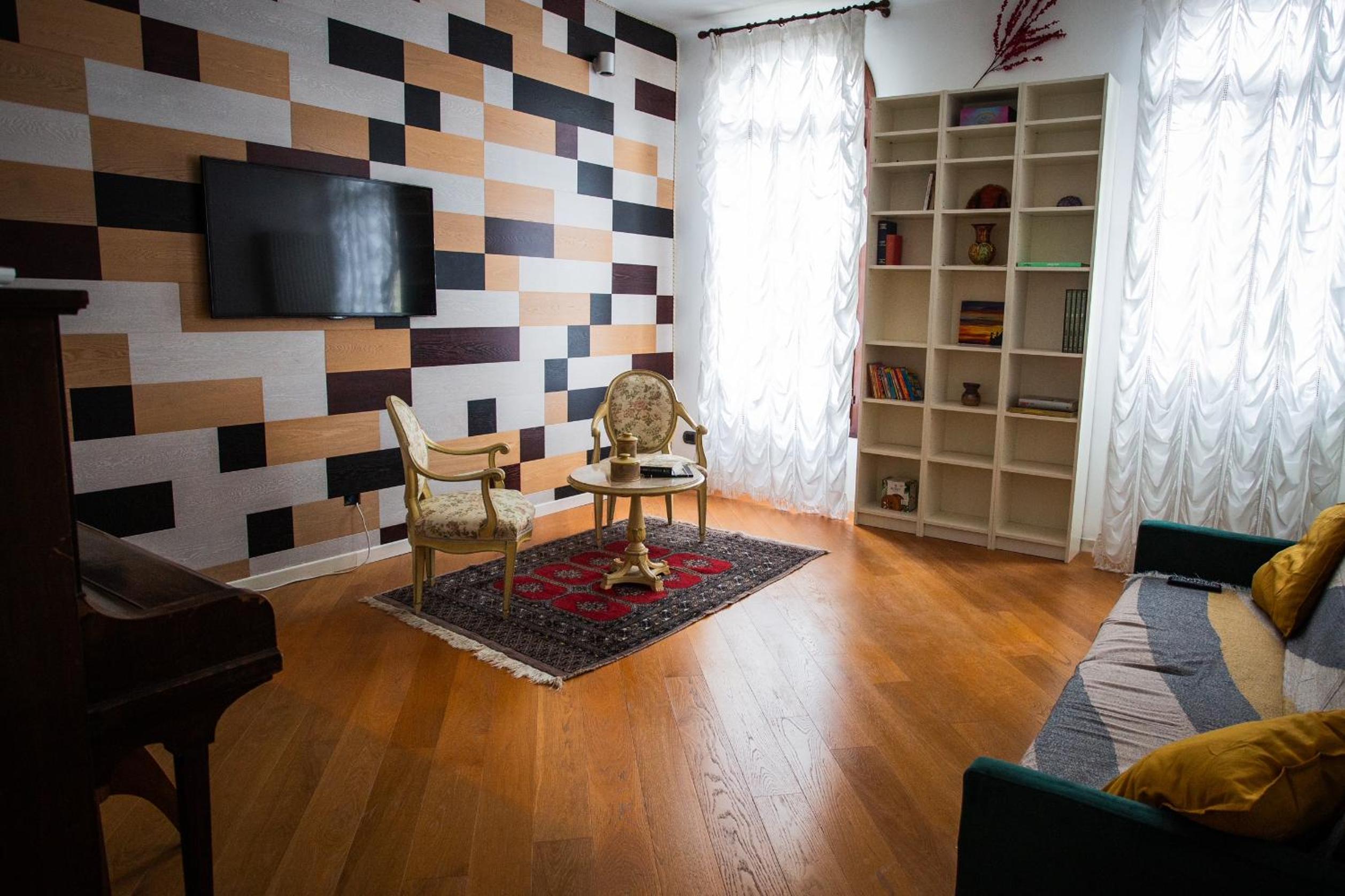 One-Bedroom Apartment photo 3