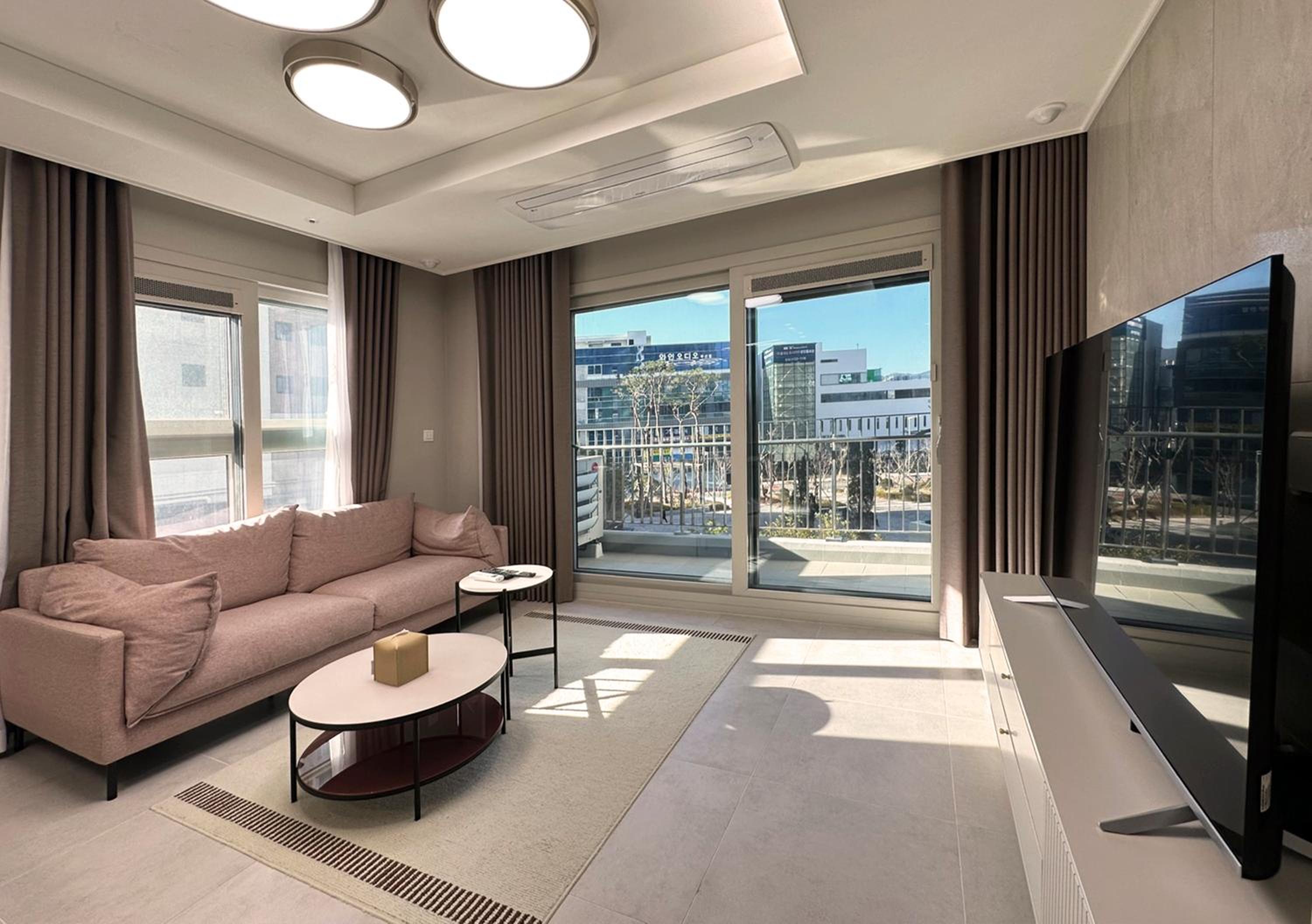 C. Flat Suite - Photo 9