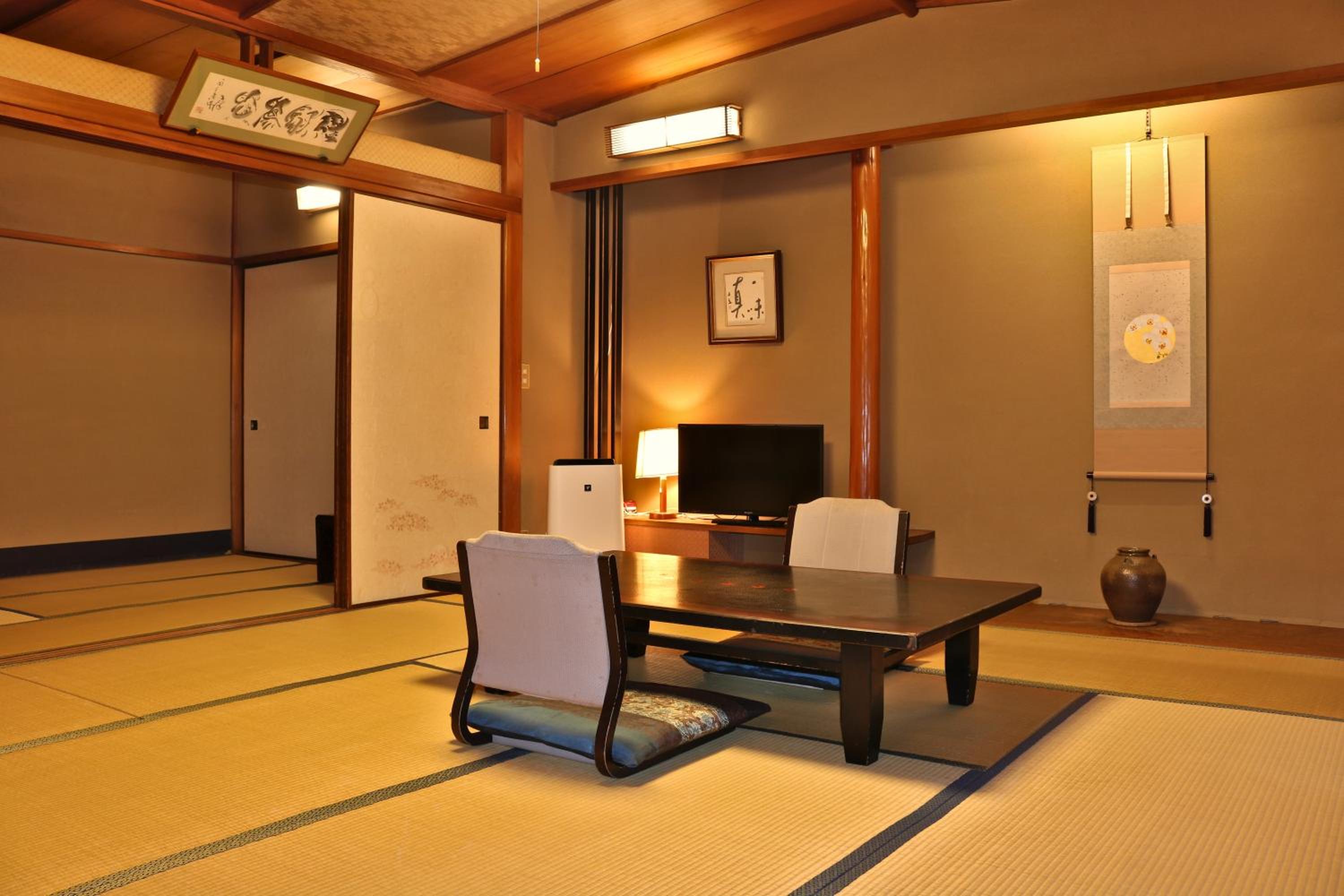 Japanese-Style Quadruple Room photo 2