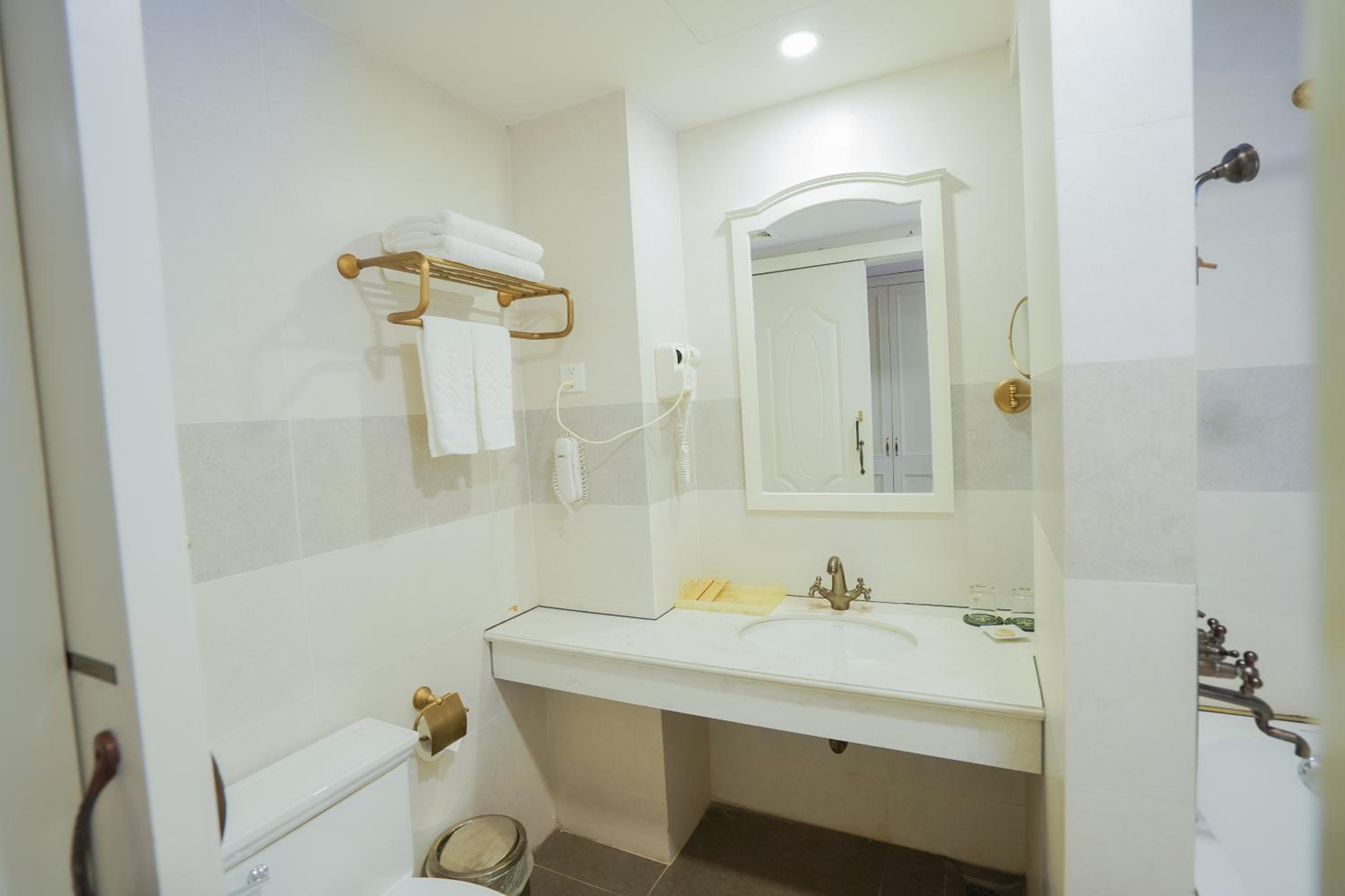 Twin Room with Balcony photo 2