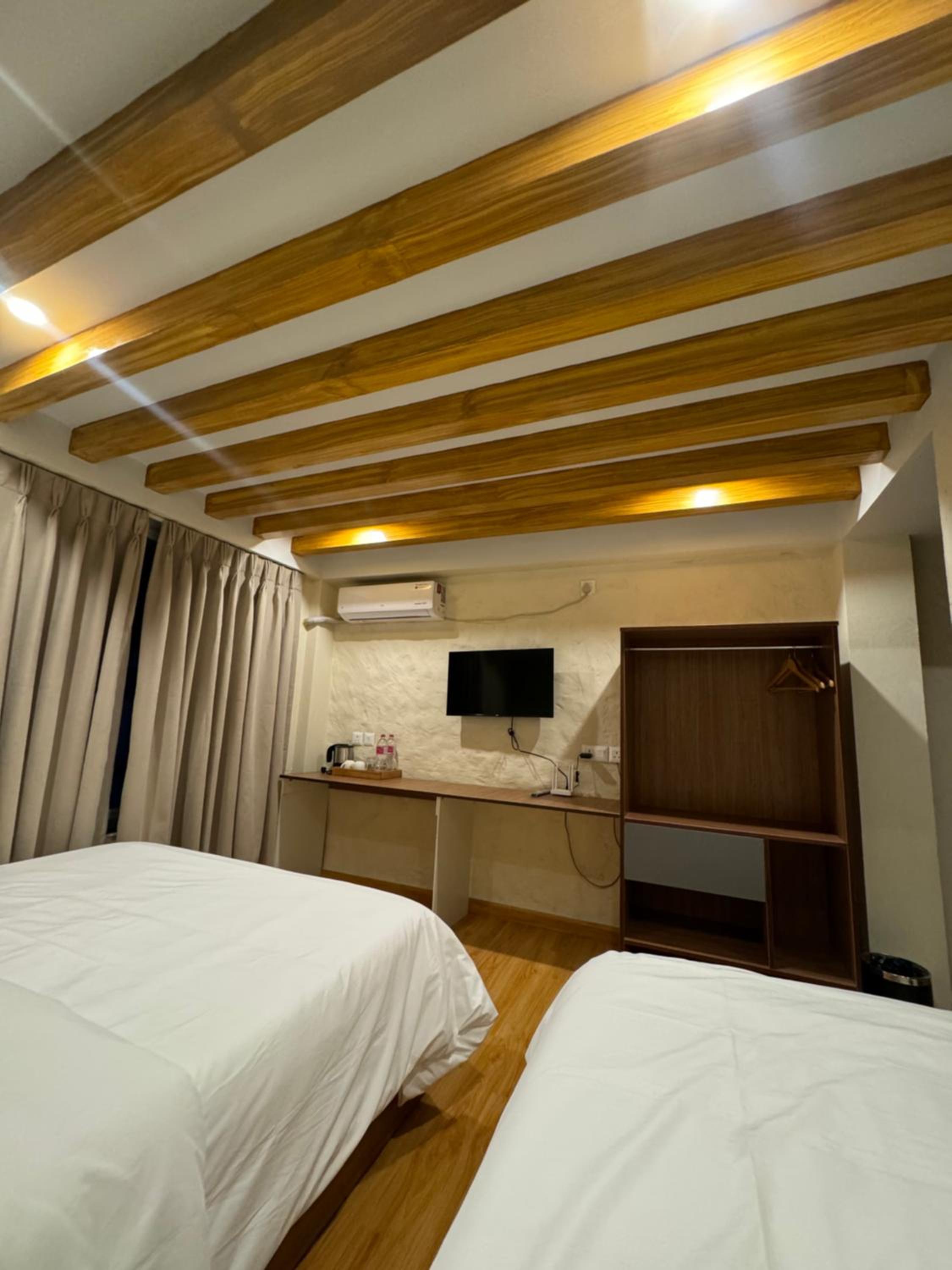 Deluxe Triple Room photo 2