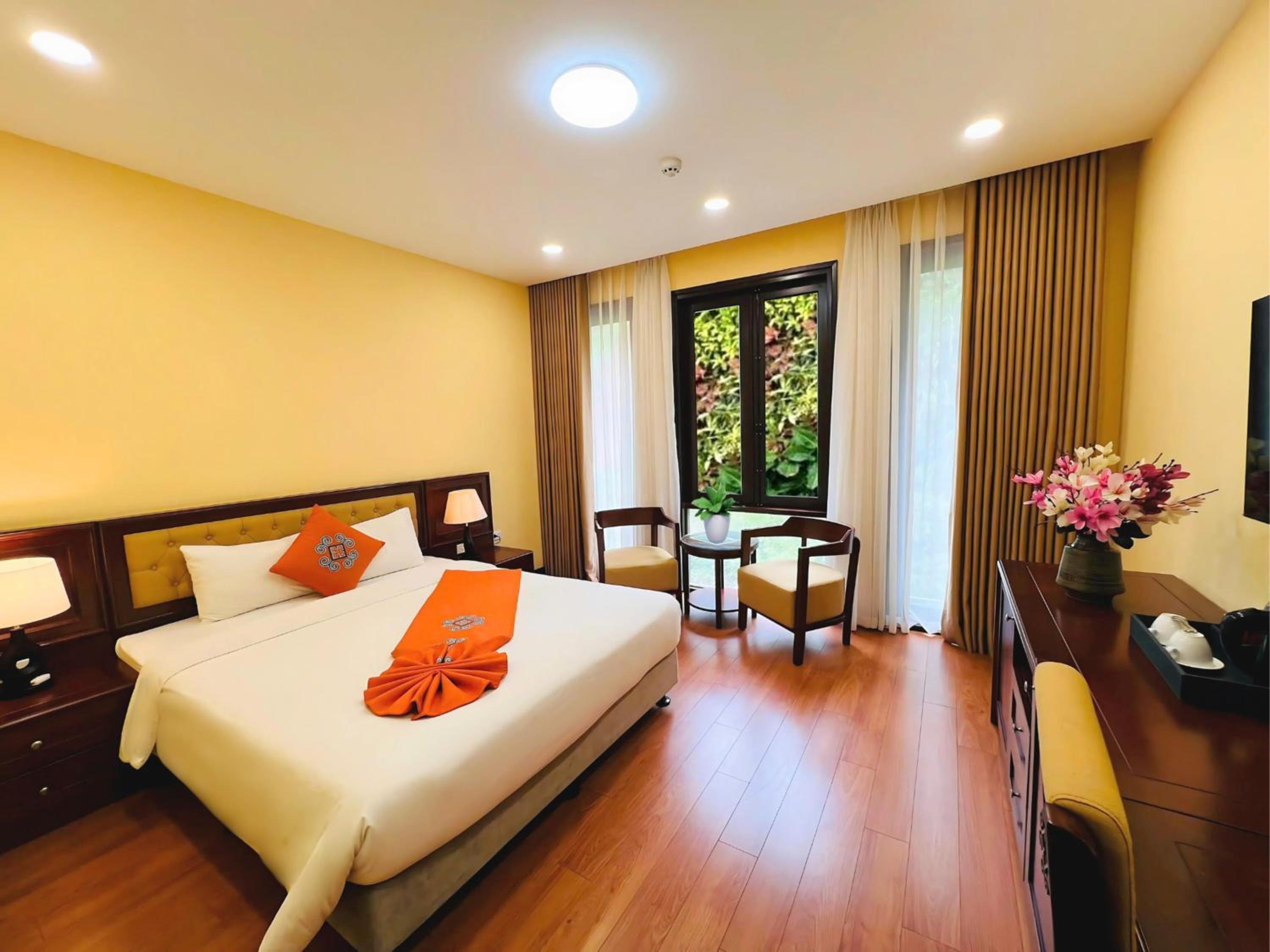 Standard Queen Room