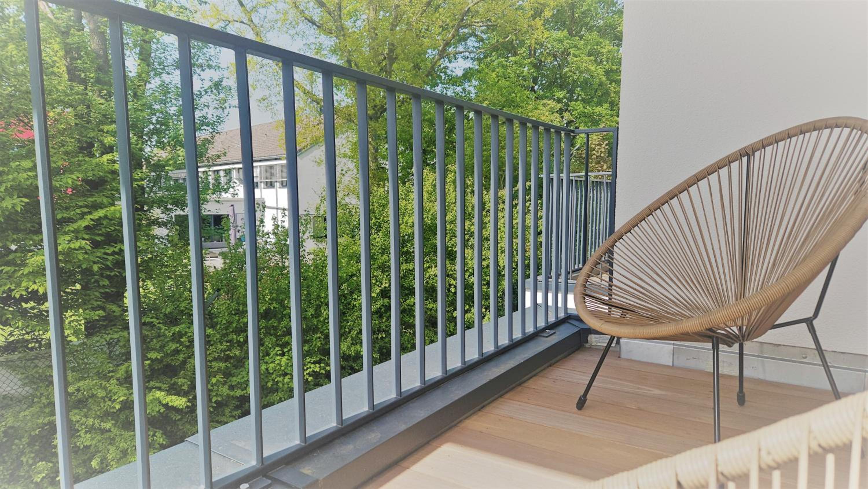 One-Bedroom Loft Apartment with Balcony photo 2