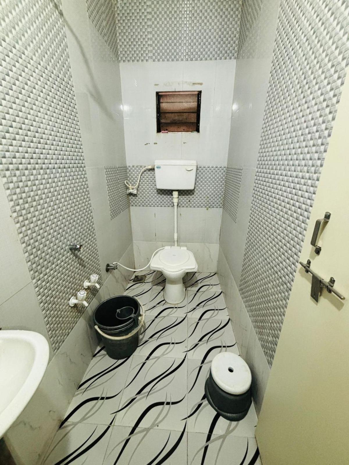 Deluxe Double Room (2 Adults + 1 Child) photo 3