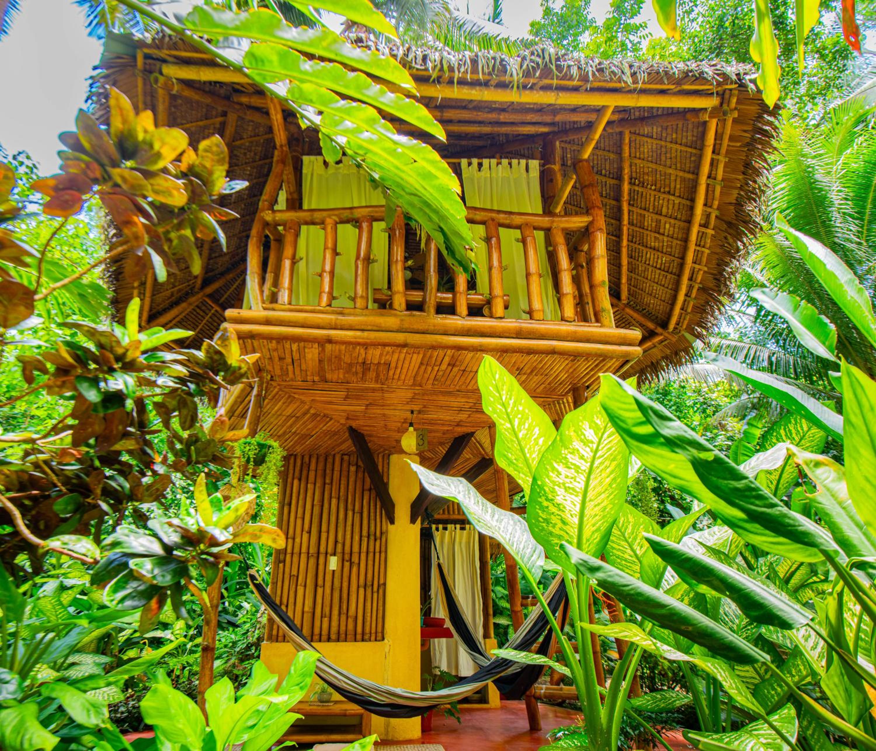 Tree house with private bathroom - Photo 4