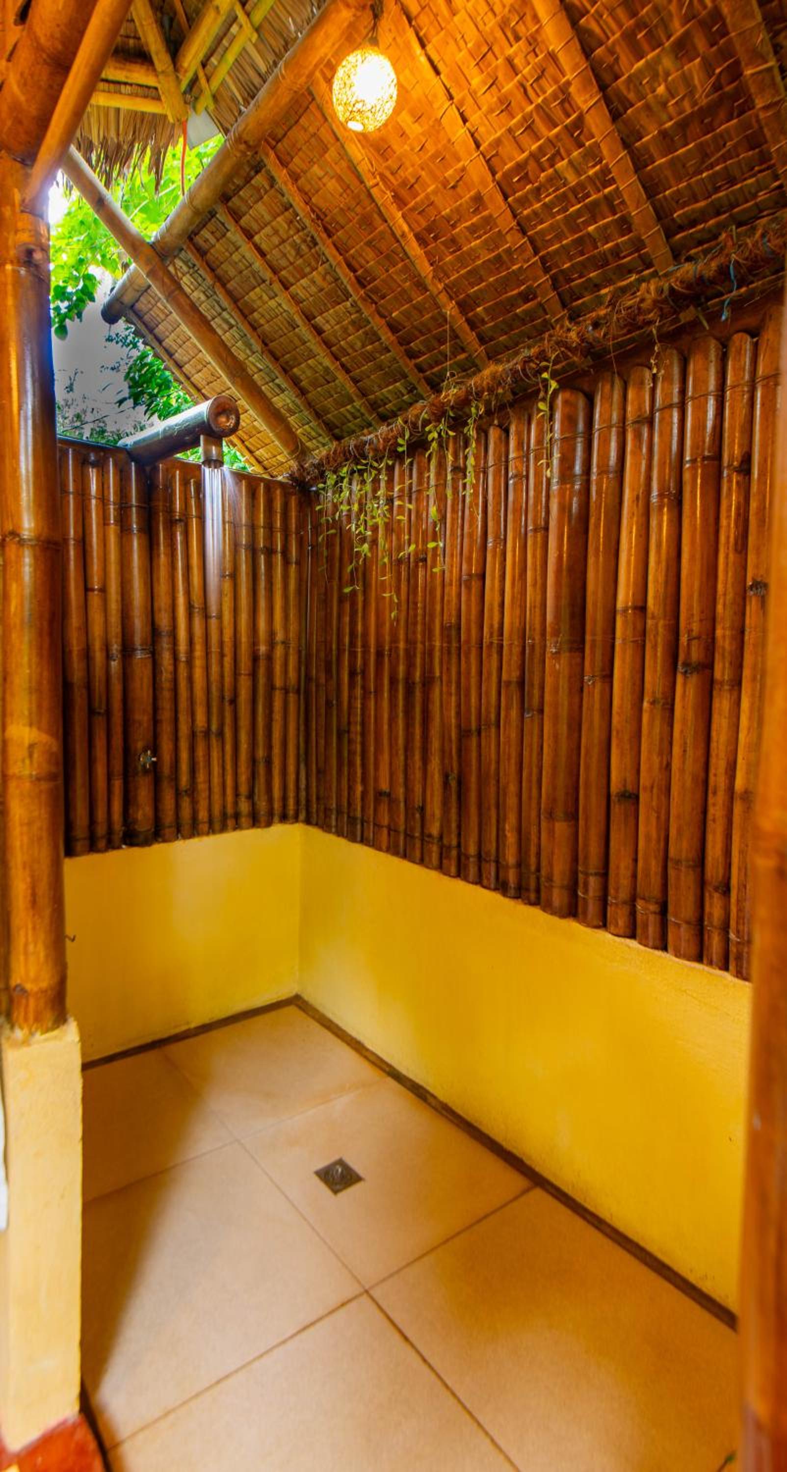 Tree house with private bathroom - Photo 6