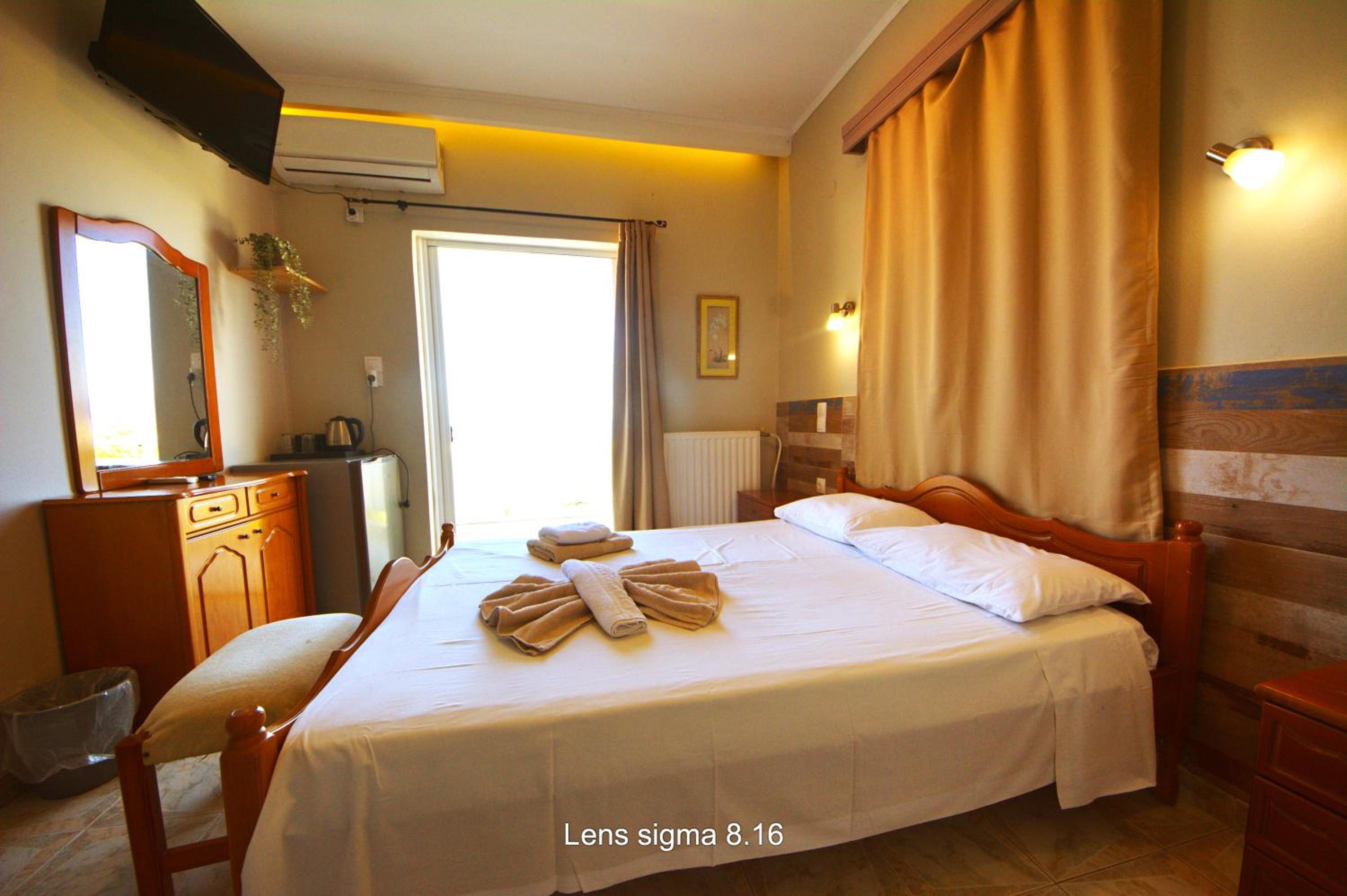 Double or Twin Room - Photo 3