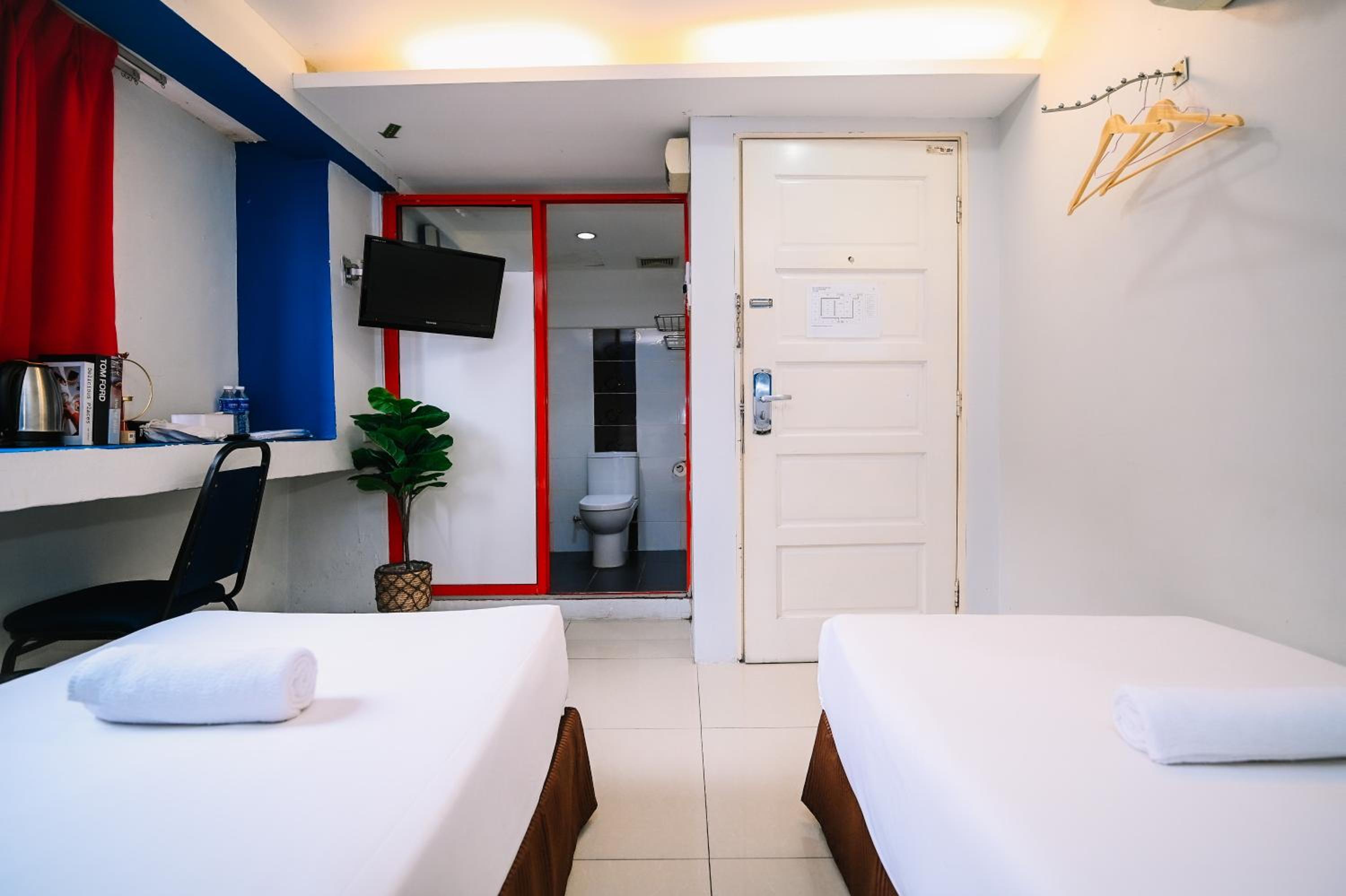 Deluxe Twin Room - Photo 8