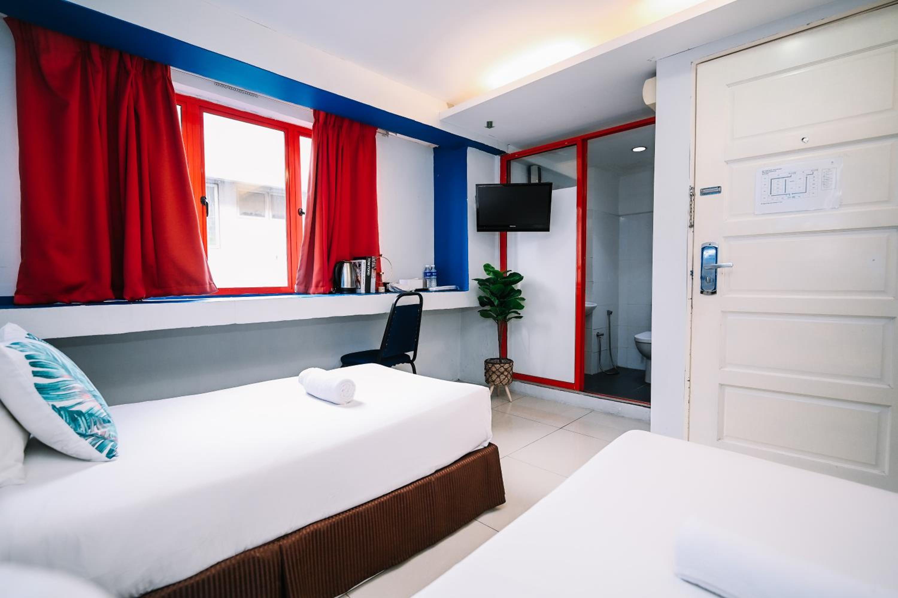 Deluxe Twin Room - Photo 6