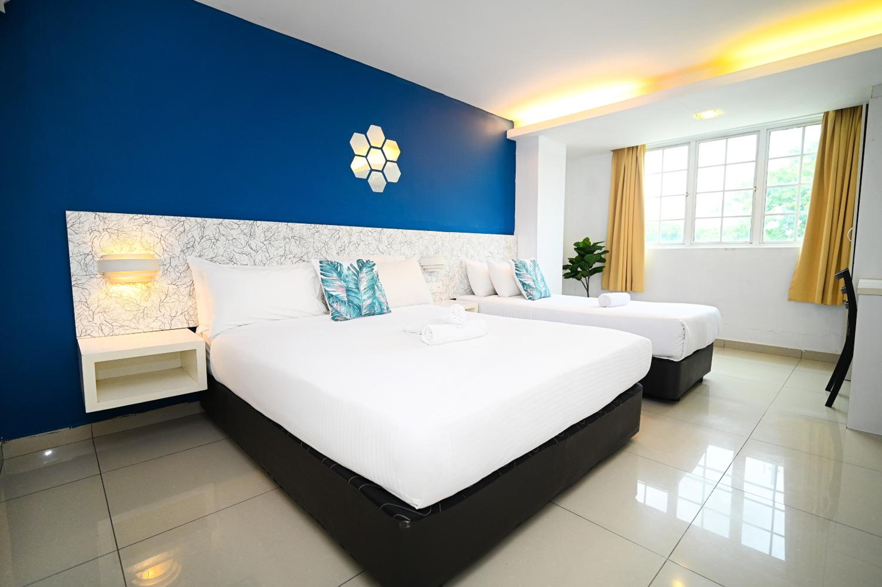 Deluxe Triple Room photo 3
