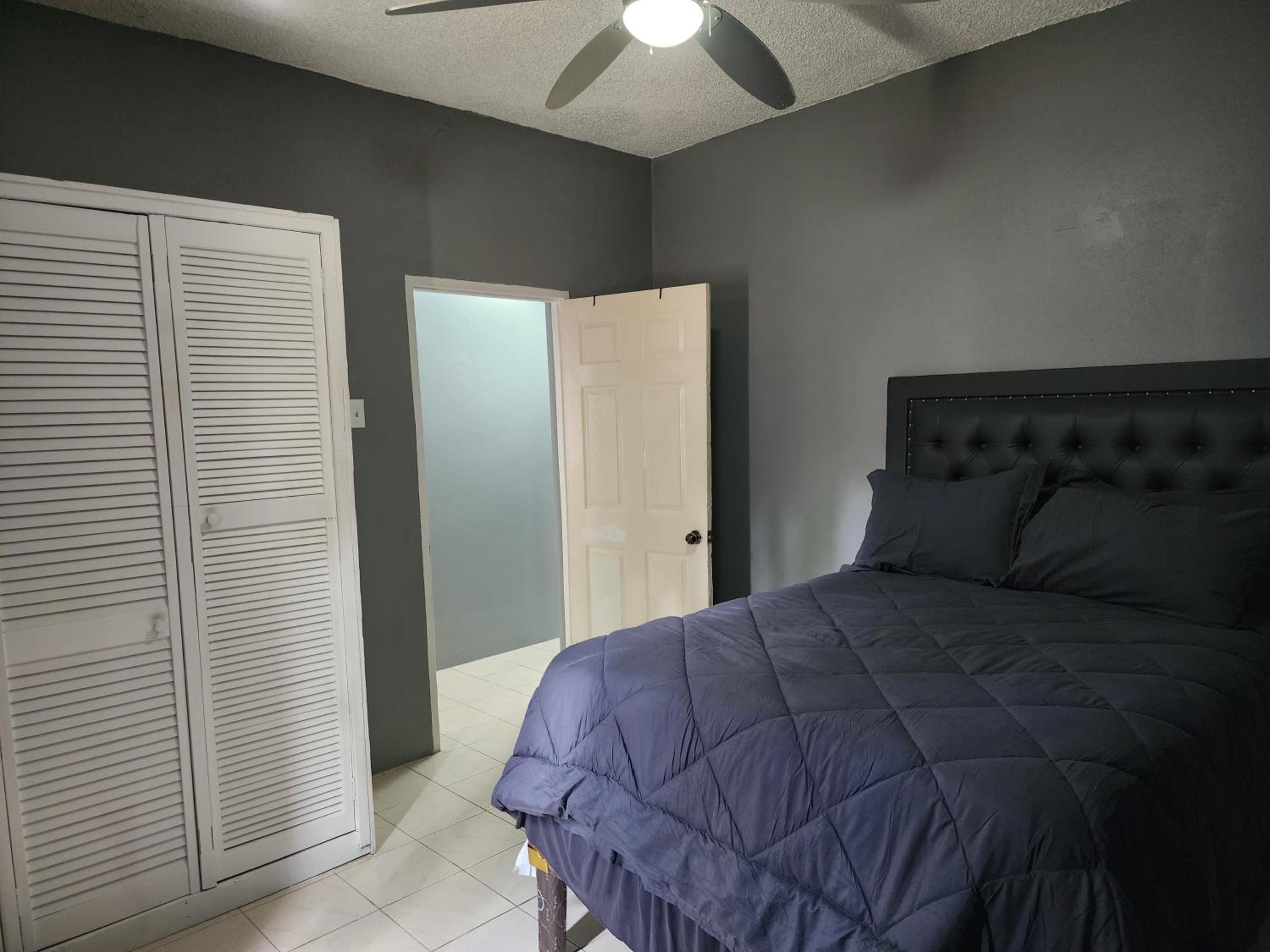 Three-Bedroom House photo 2