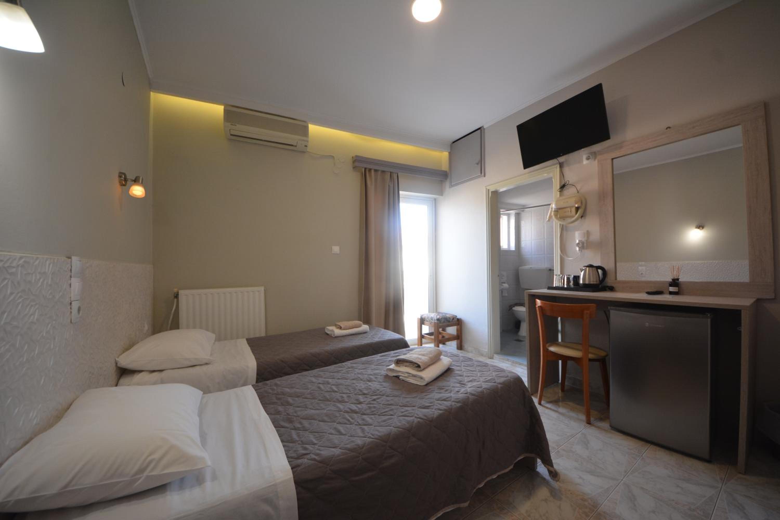 Double or Twin Room - Photo 2