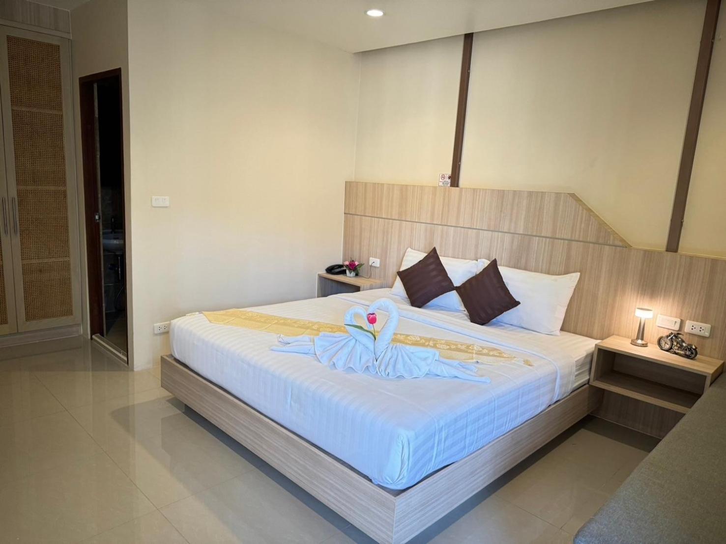 Standard Double Room - Photo 10