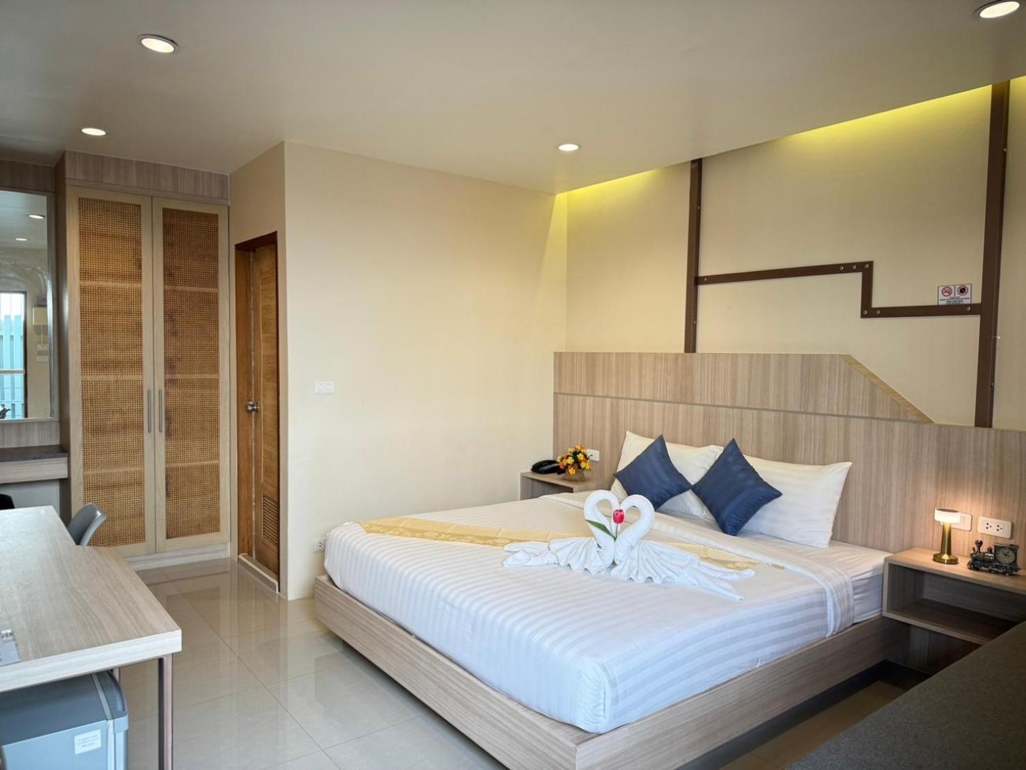 Standard Double Room - Photo 22