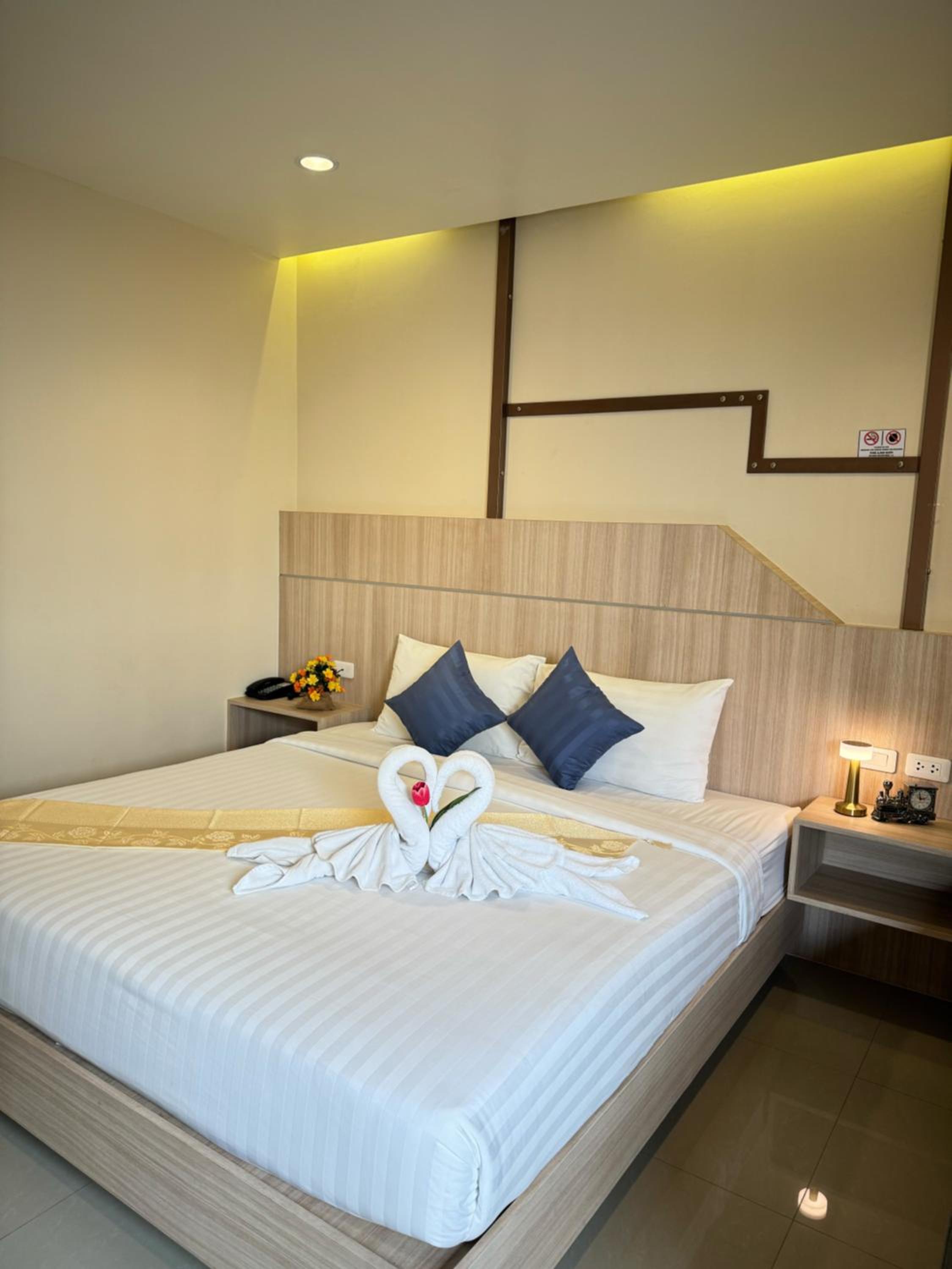 Standard Double Room - Photo 17