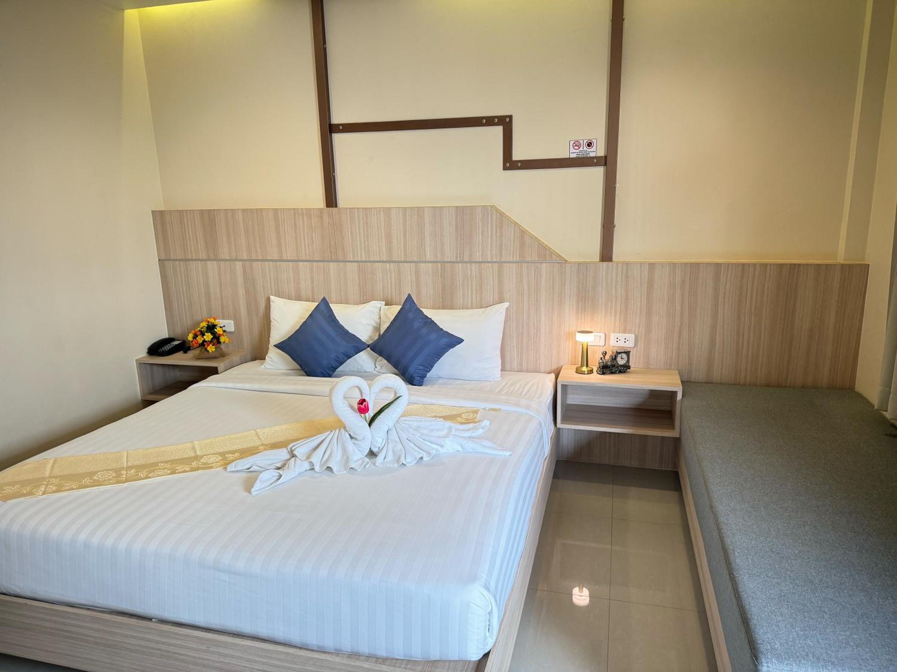 Standard Double Room - Photo 7