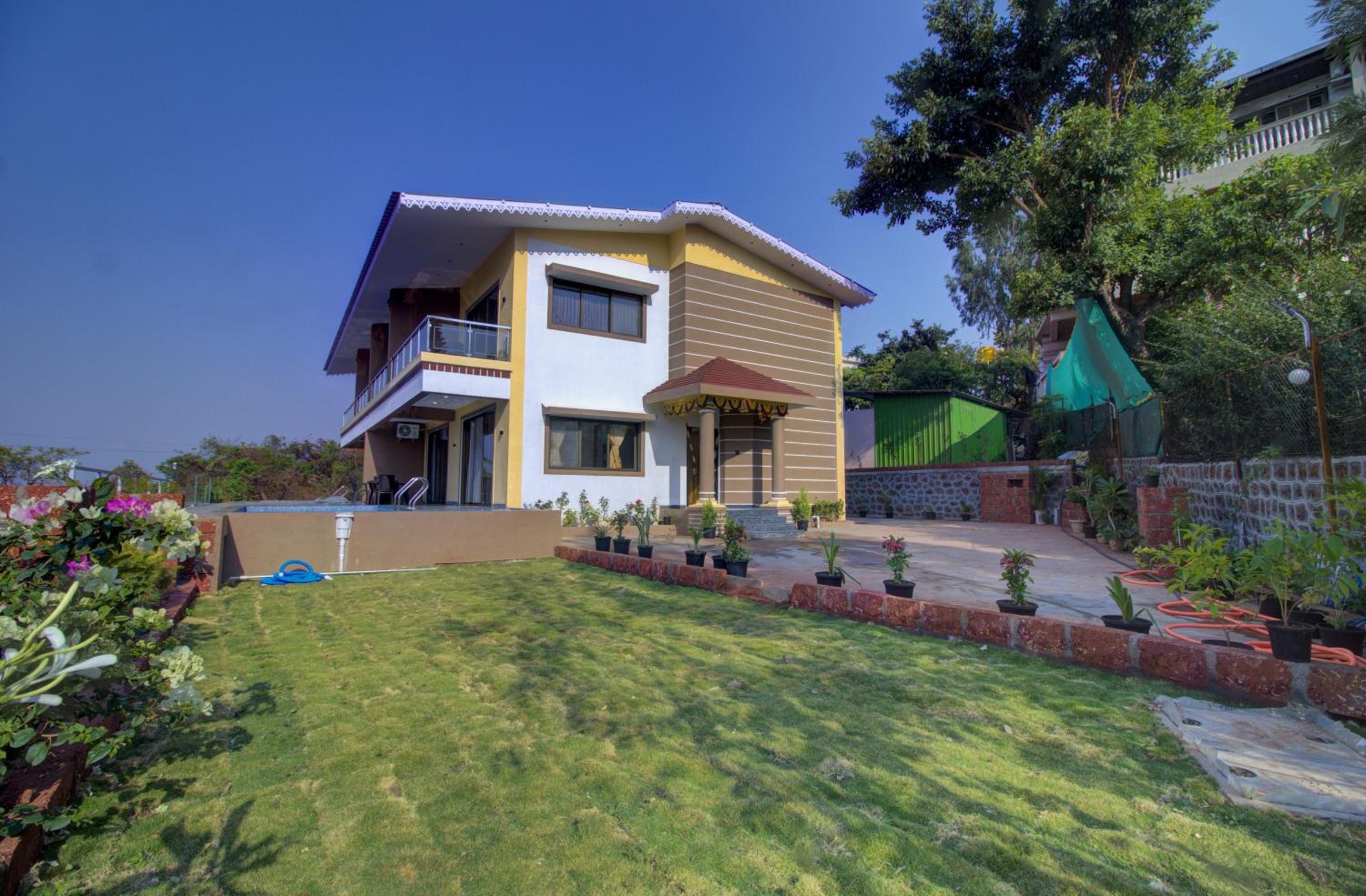 Villa photo 2