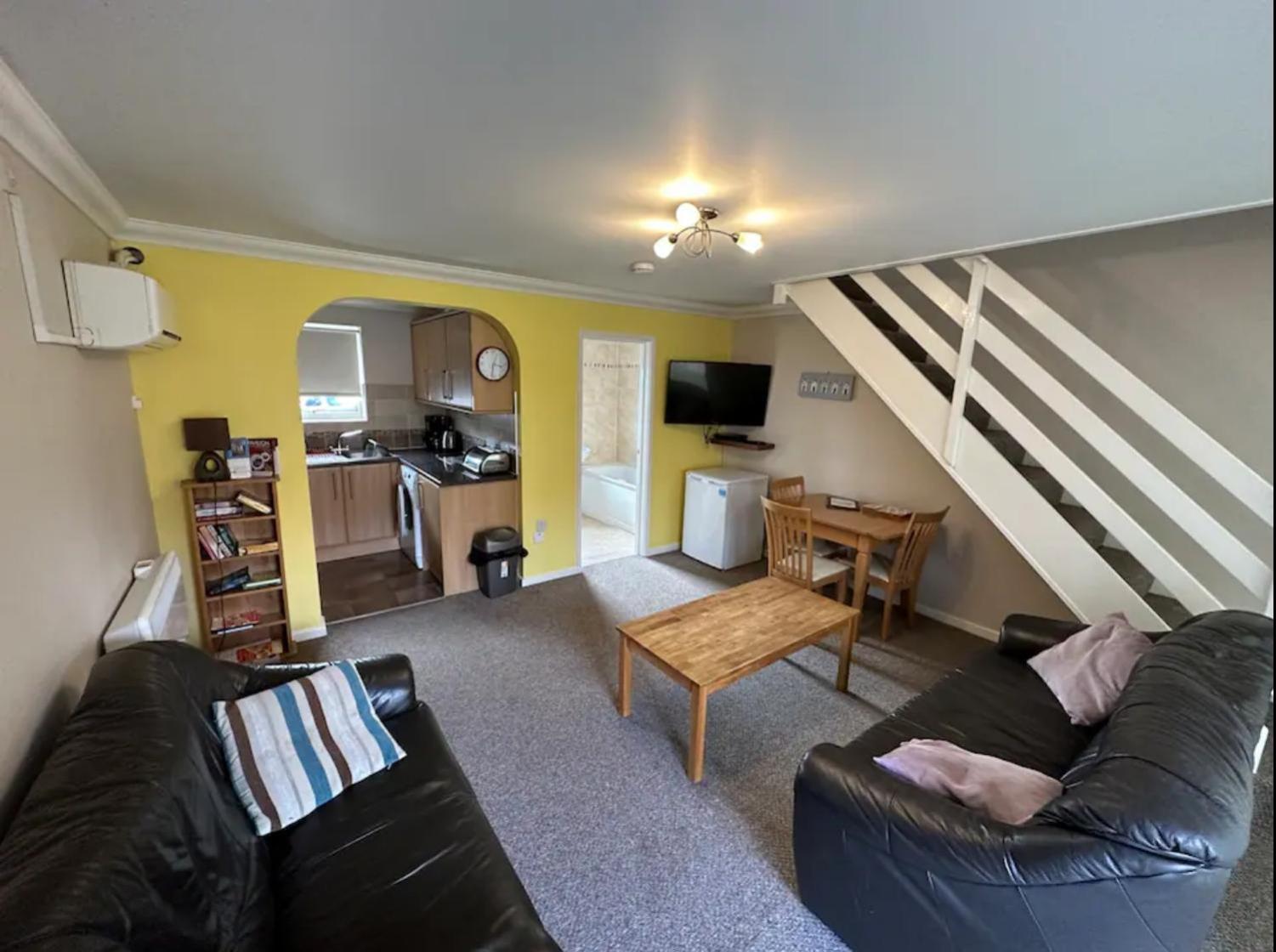 Three-Bedroom House photo 1